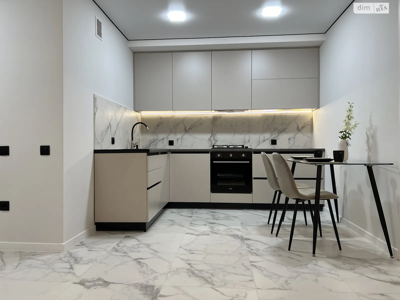2-кімнатна квартира 58 кв. м у Тернополі, вул. Київська - фото 1