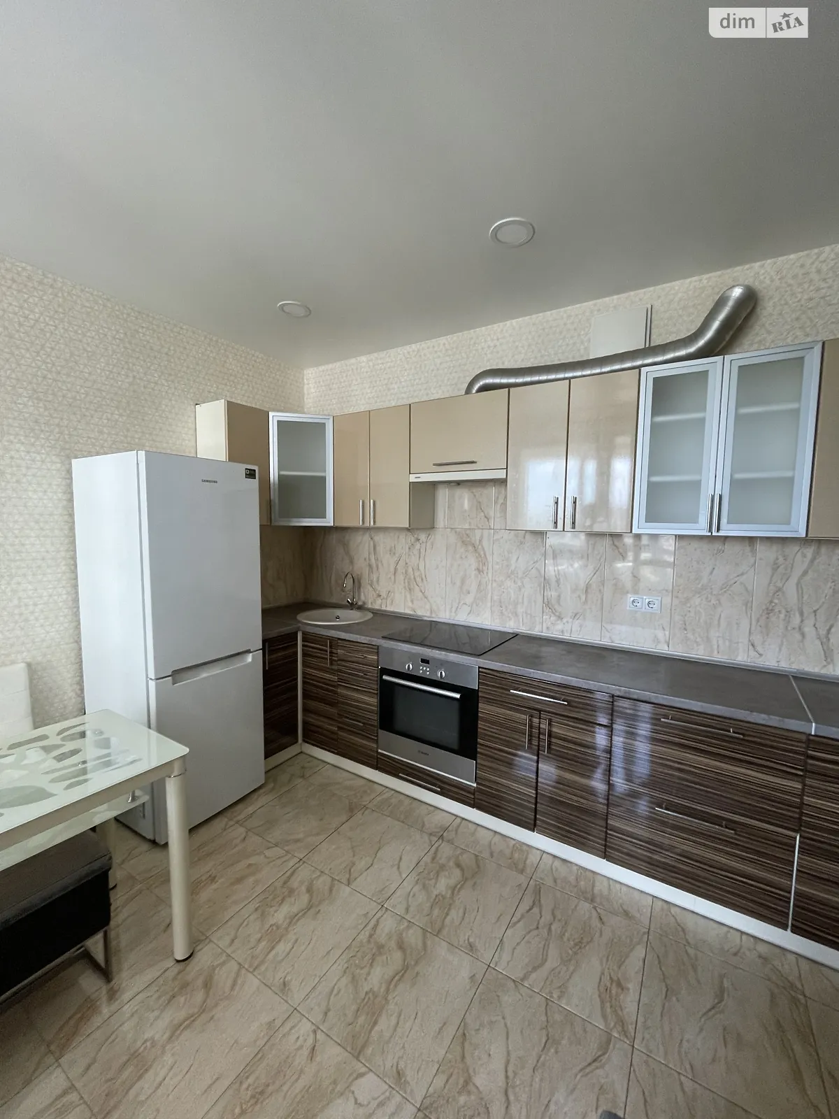 Продається 1-кімнатна квартира 47 кв. м у Києві, вул. Зарічна, 1Б - фото 1