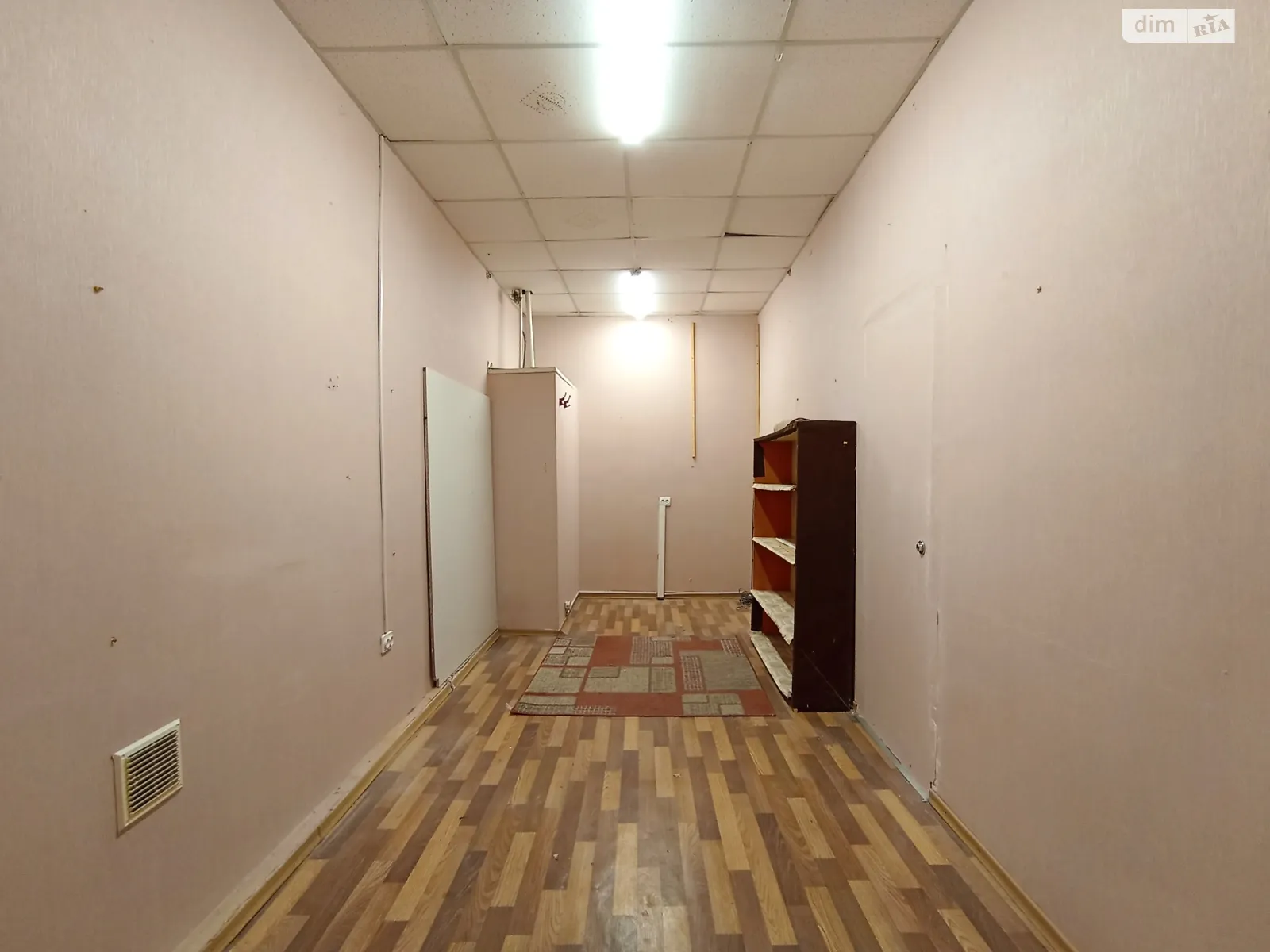 Сдается в аренду офис 12 кв. м в бизнес-центре, цена: 2200 грн - фото 1