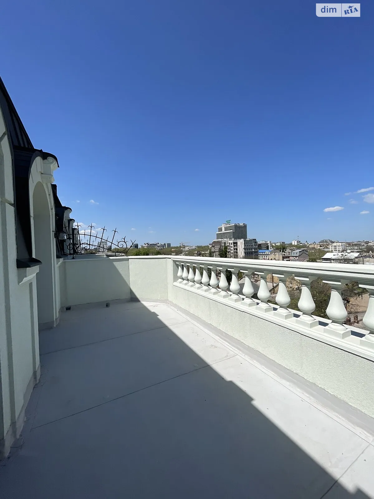Продается 1-комнатная квартира 39 кв. м в Одессе, ул. Гимназическая - фото 1