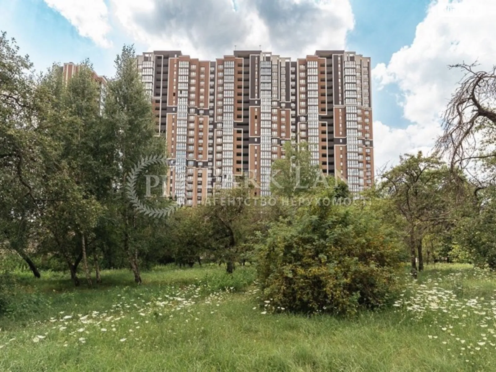 Продается 1-комнатная квартира 50 кв. м в Киеве, ул. Васильковская, 37Г - фото 1