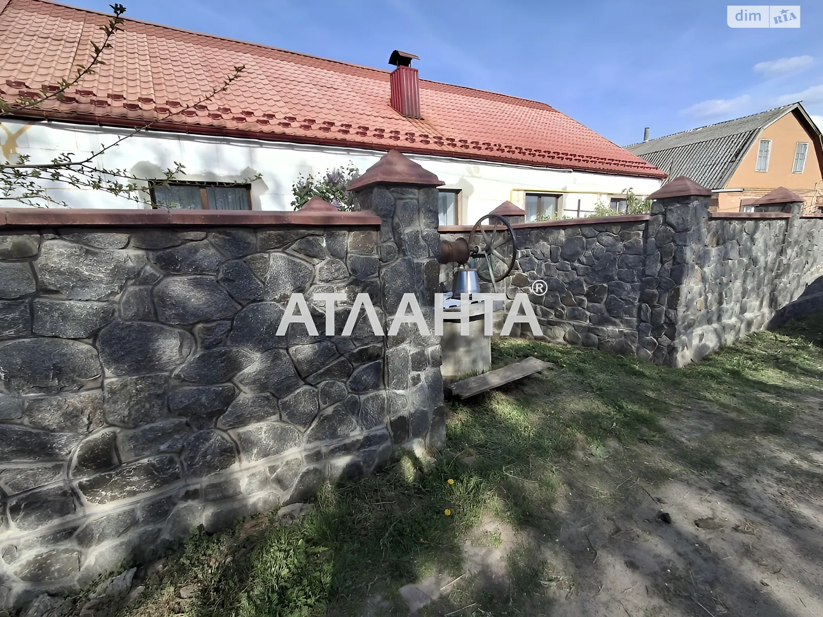 Продается одноэтажный дом 200 кв. м с камином, цена: 120000 $ - фото 1