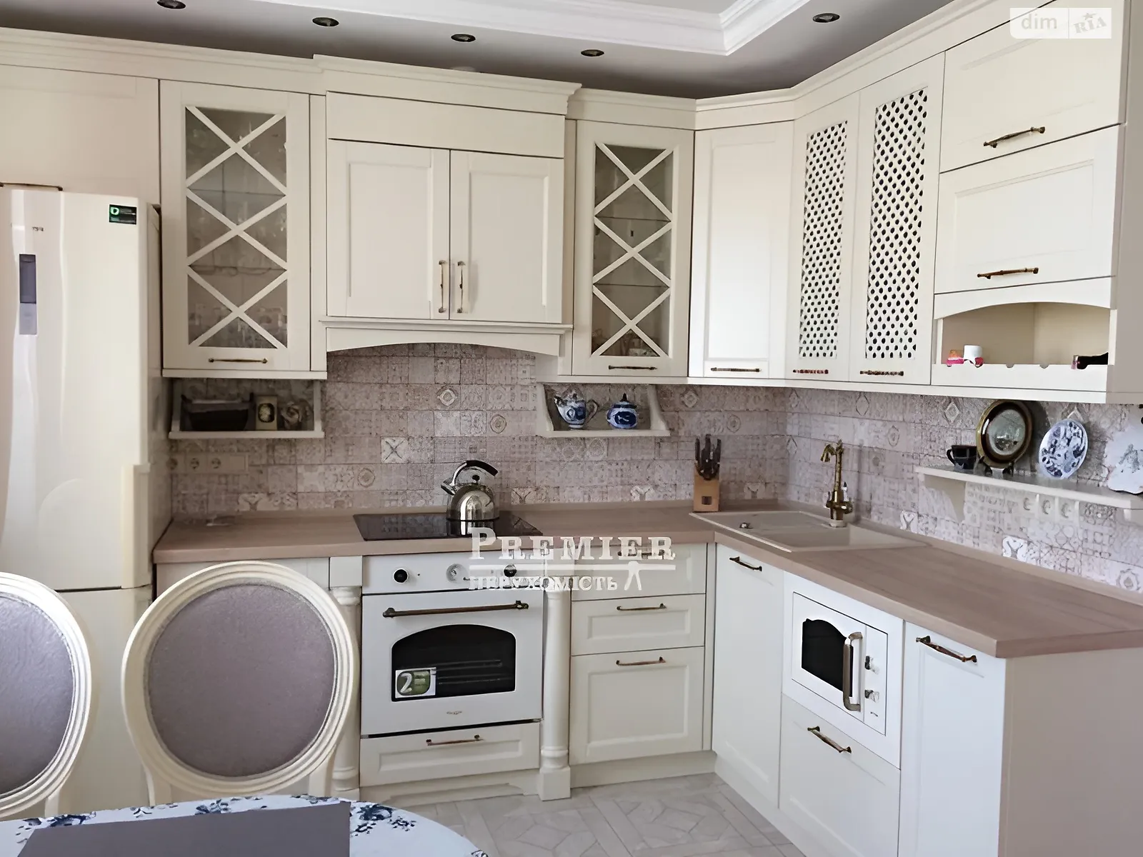 Продается 1-комнатная квартира 48 кв. м в Одессе, ул. Ярослава Баиса(Владимира Высоцкого), 17 - фото 1