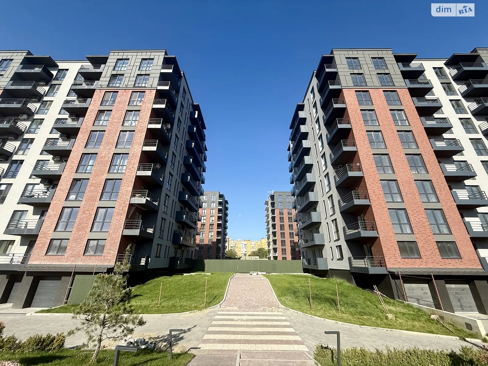 Продается 2-комнатная квартира 57 кв. м в Ужгороде, ул. Легоцкого, 64А - фото 1