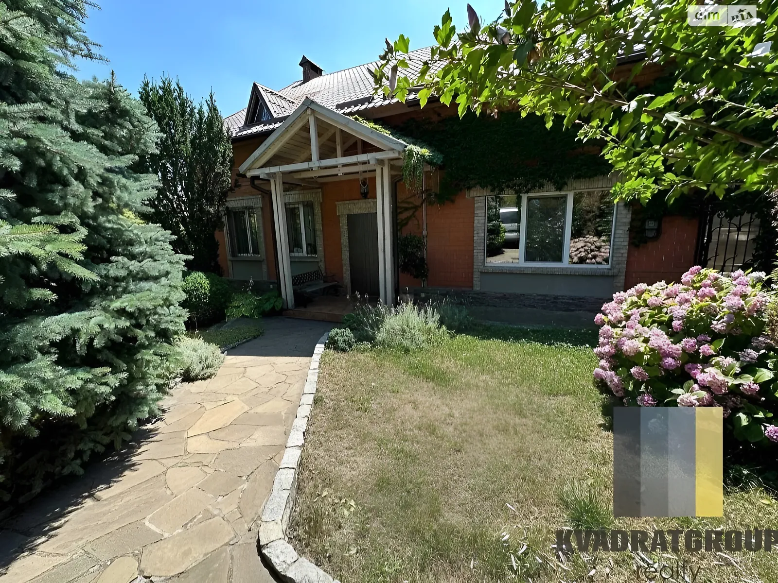 Продается дом на 2 этажа 226.1 кв. м с балконом, цена: 180000 $ - фото 1