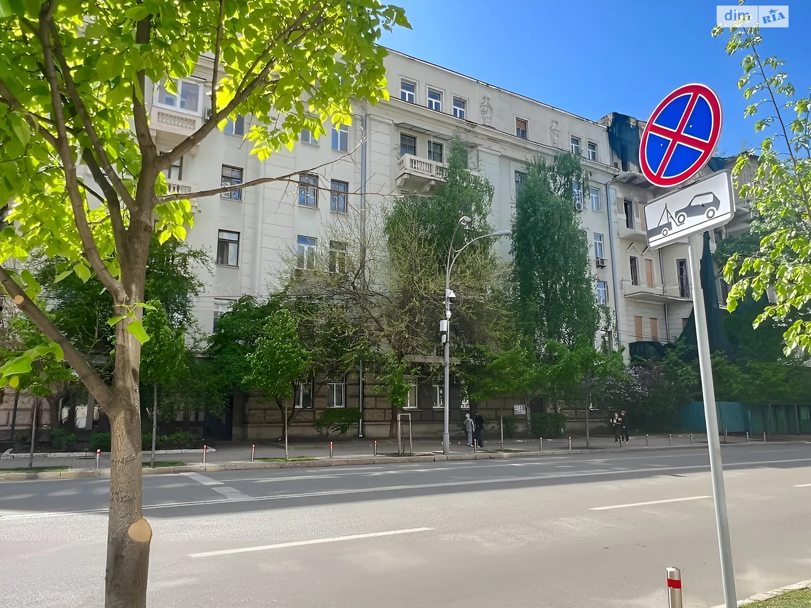 Продается офис 53 кв. м в бизнес-центре, цена: 110000 $ - фото 1