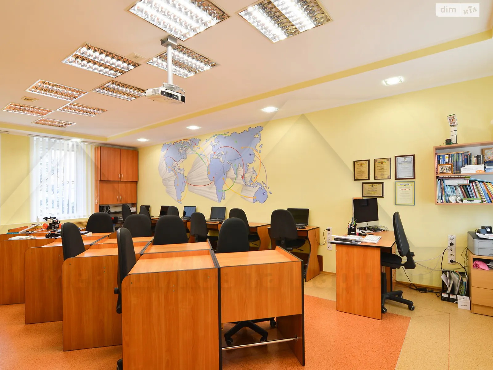 Продается объект сферы услуг 1152 кв. м в 2-этажном здании, цена: 180000 $ - фото 1