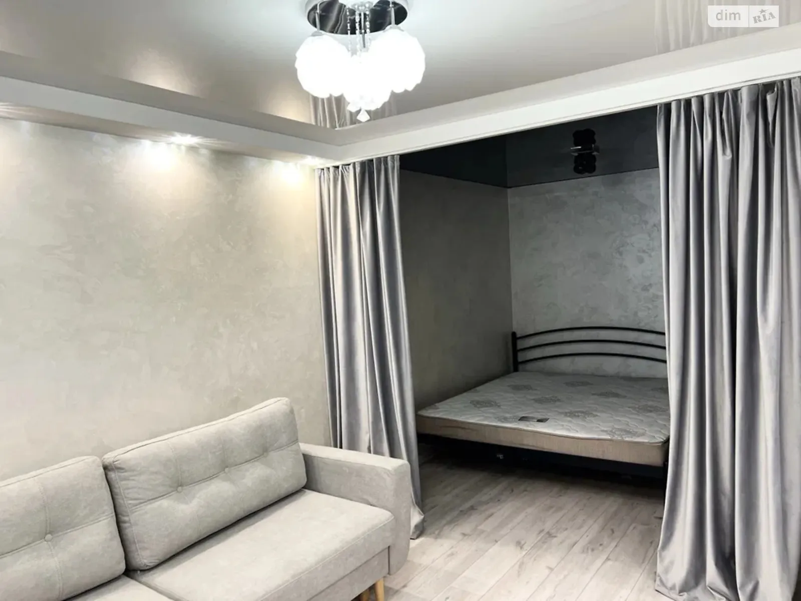 Продается 1-комнатная квартира 40 кв. м в Киеве, ул. Златоустовская, 46 - фото 1