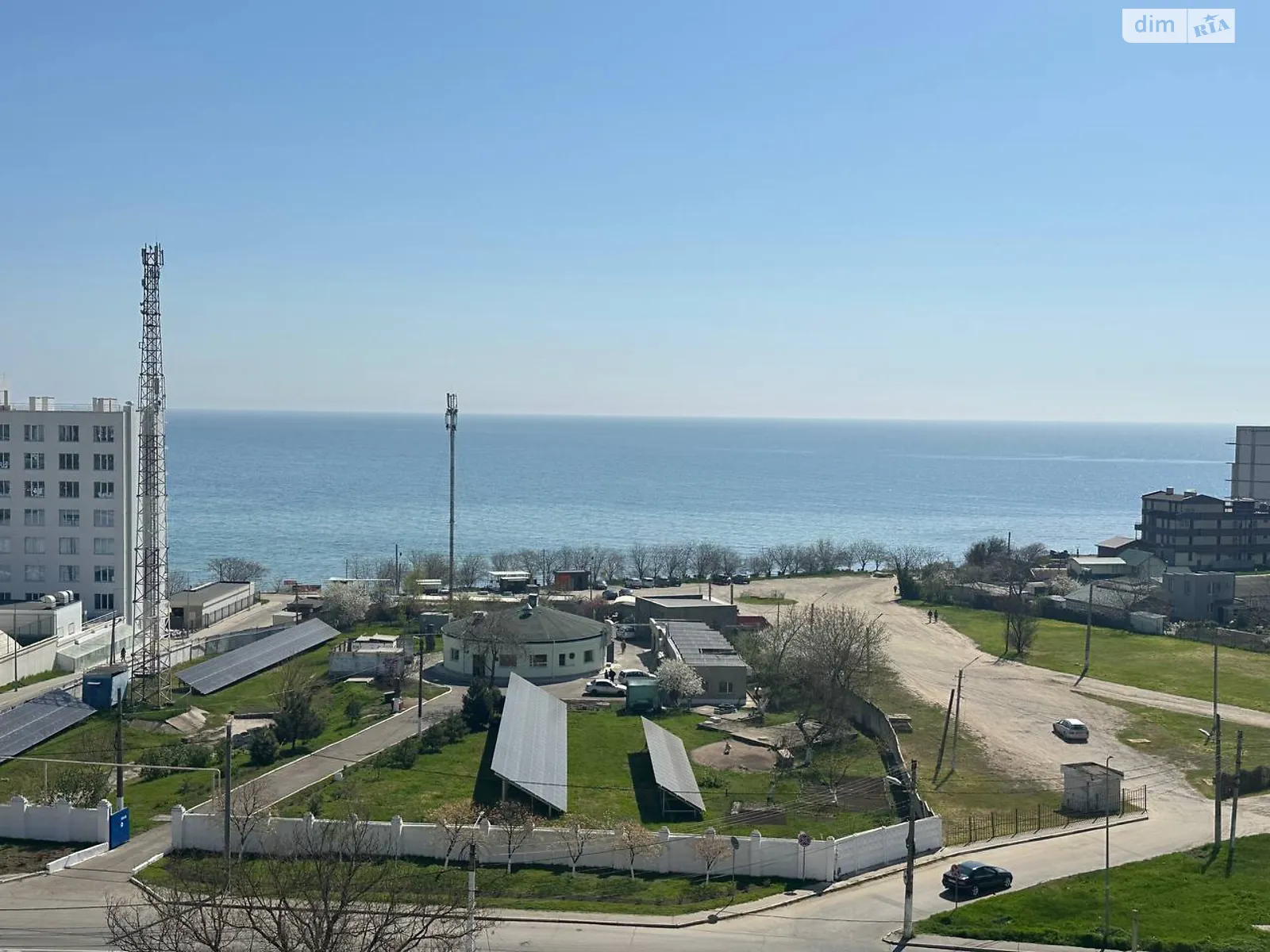 Продается 1-комнатная квартира 49.3 кв. м в Черноморске, ул. Лазурная(Гайдара) - фото 1