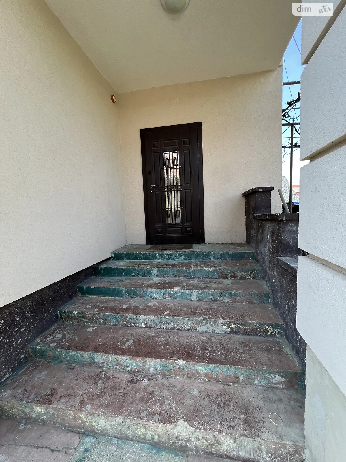 Продается офис 214 кв. м в бизнес-центре, цена: 159000 $ - фото 1