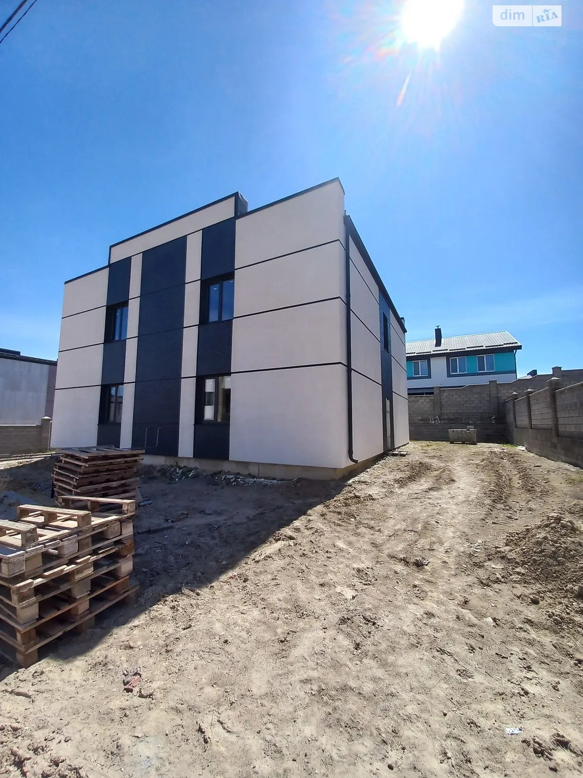 Авторинок Рівне, цена: 73000 $ - фото 1