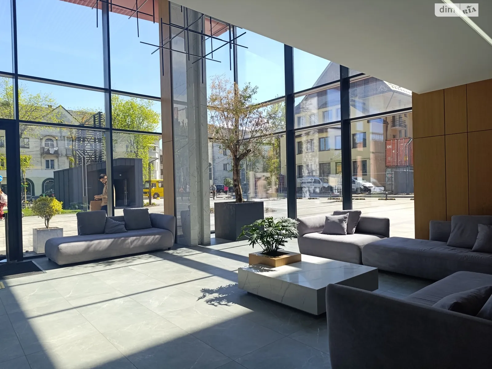 Здається в оренду офіс 61 кв. м в бізнес-центрі, цена: 854 $ - фото 1