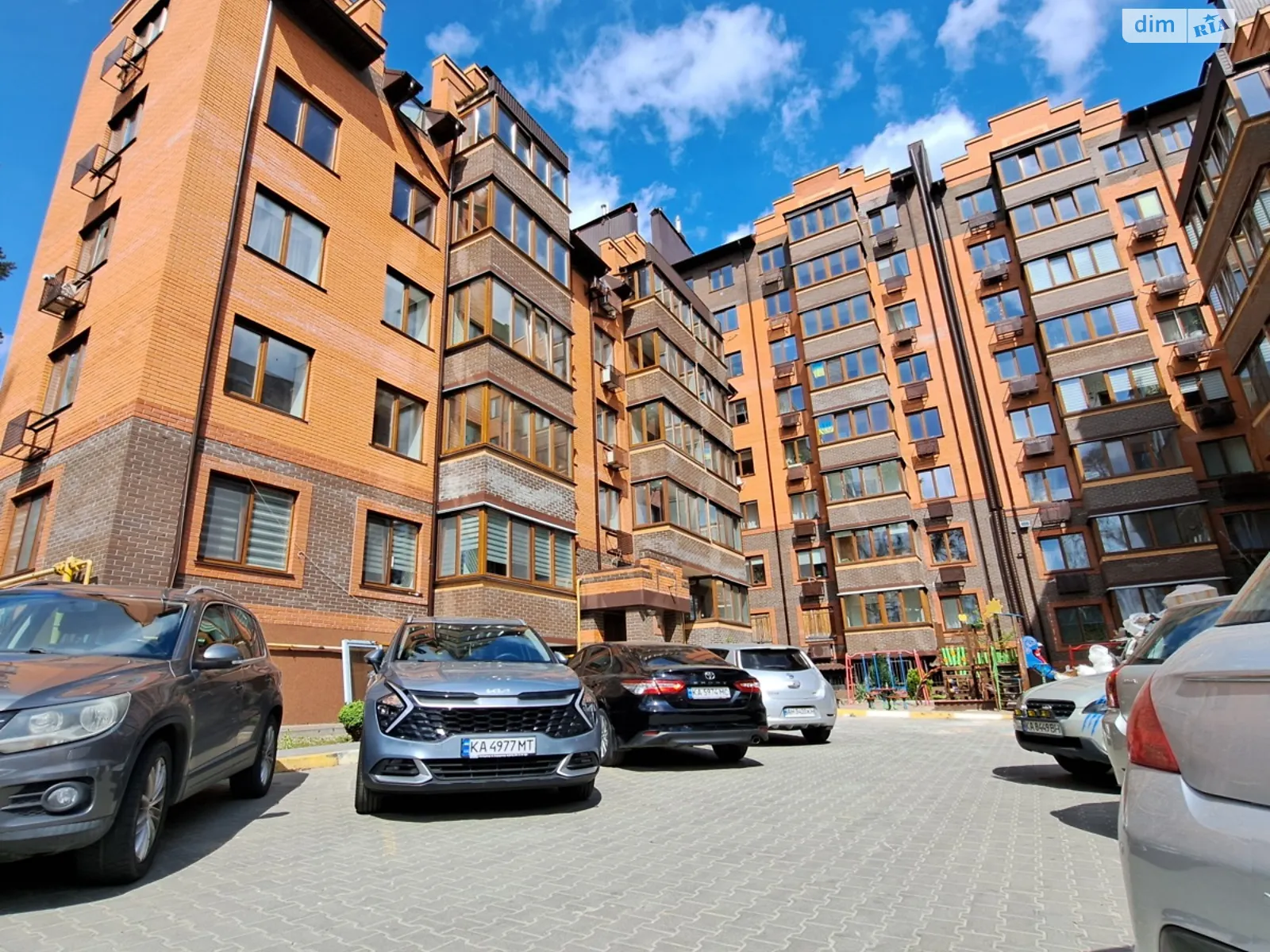 Продається 2-кімнатна квартира 57.5 кв. м у Ірпені, вул. Київська, 53 - фото 1