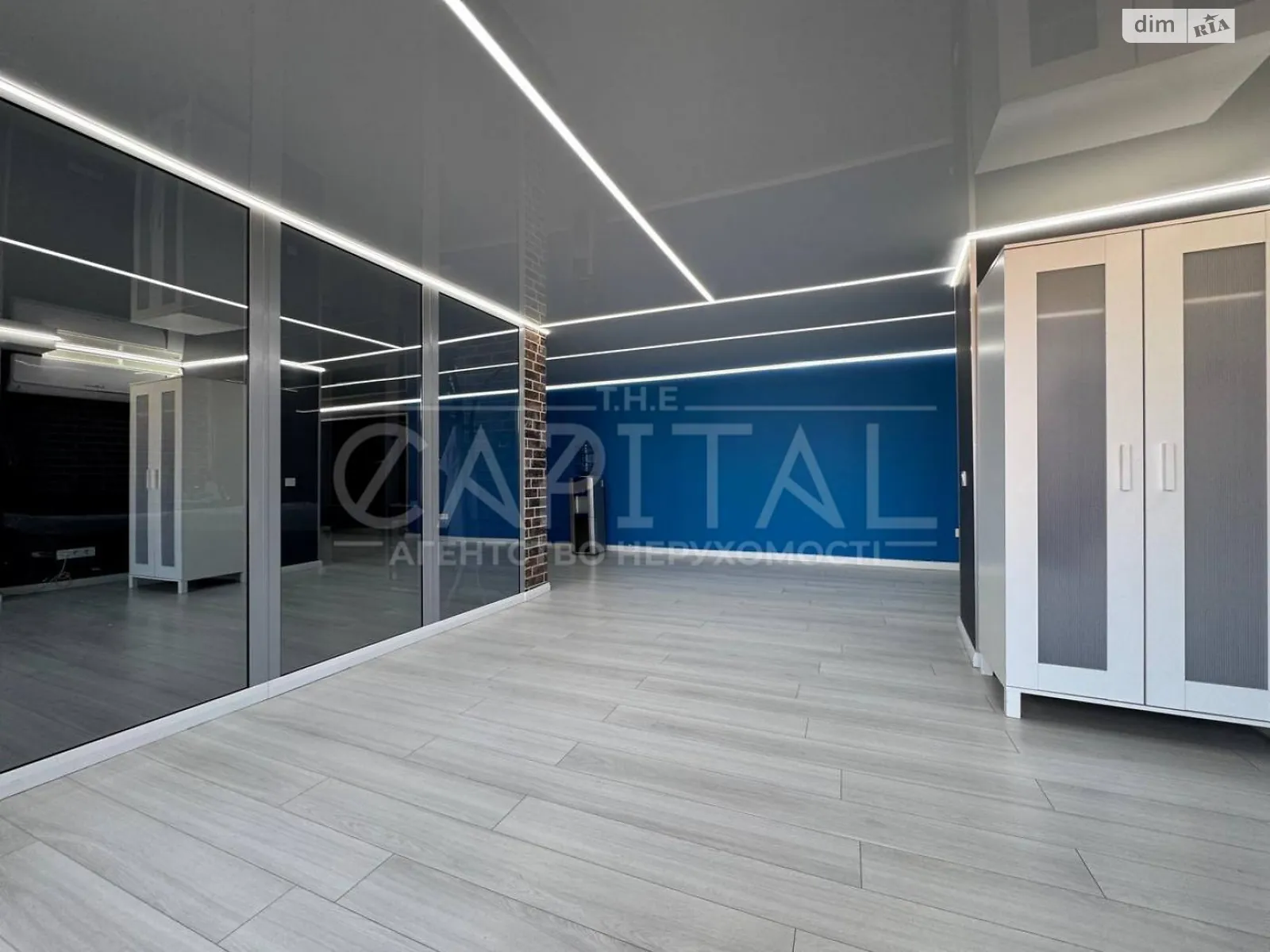 Здається в оренду офіс 188.4 кв. м в бізнес-центрі, цена: 2000 $ - фото 1
