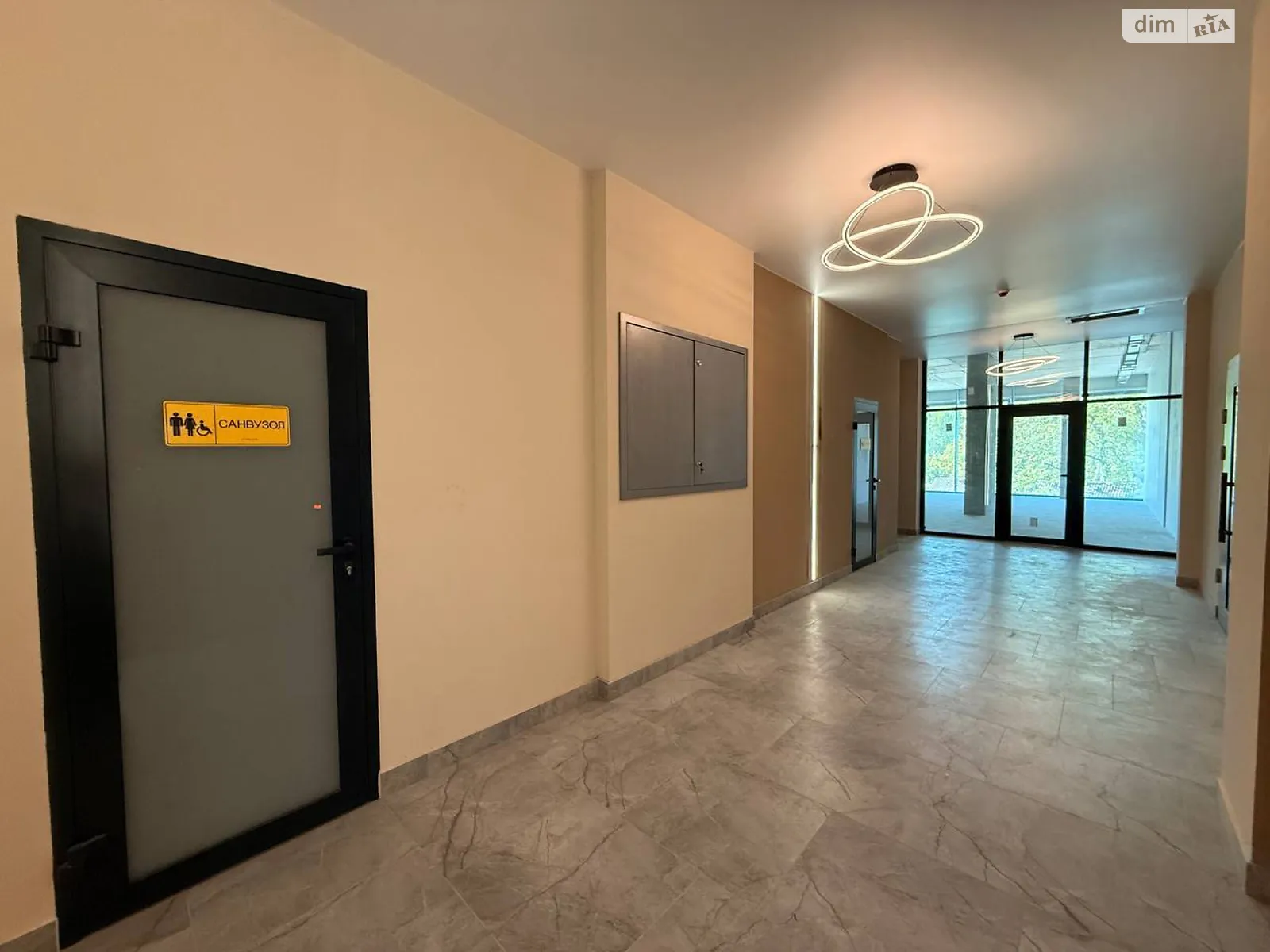 Продается офис 38 кв. м в бизнес-центре, цена: 62700 $ - фото 1