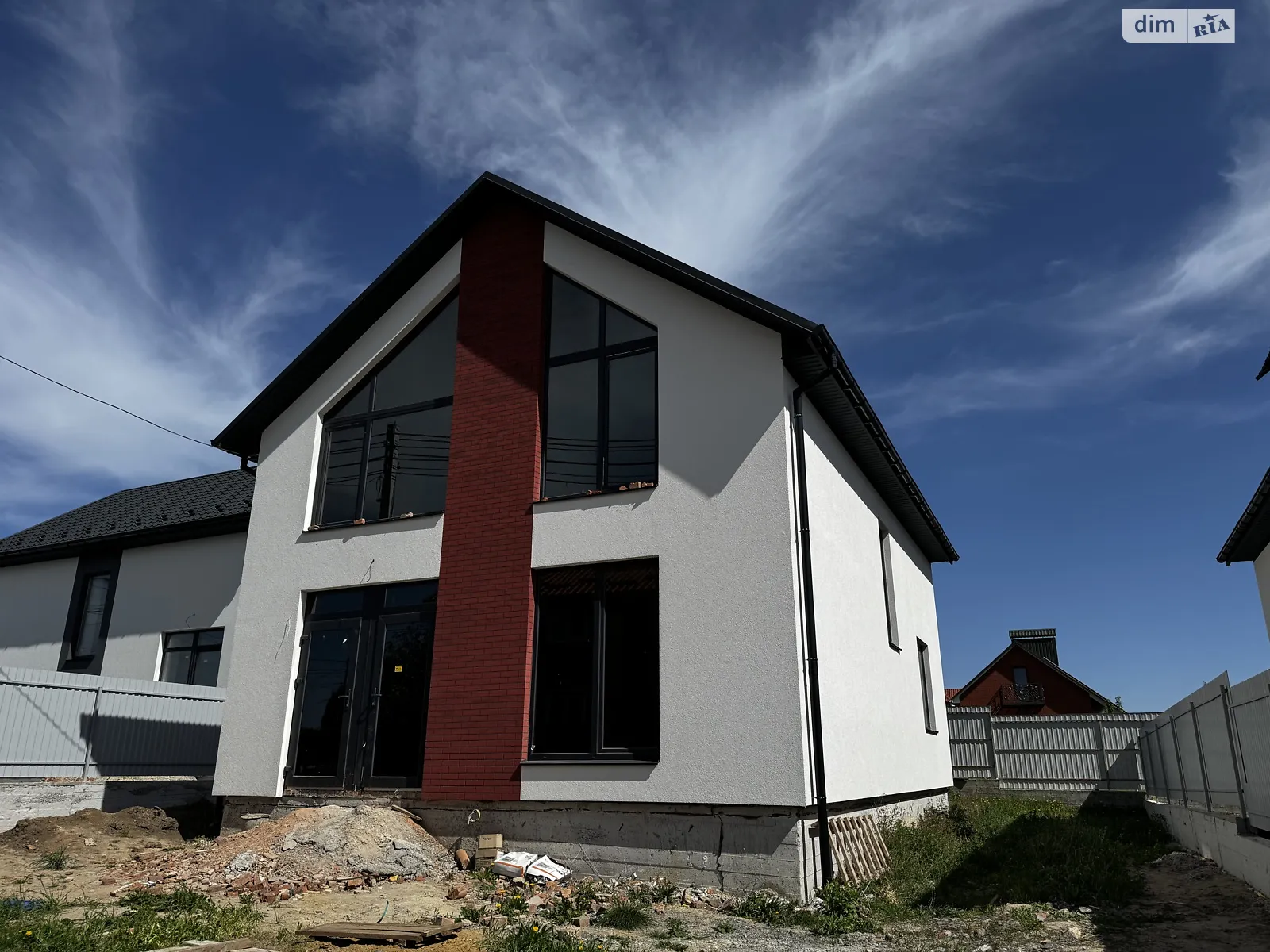 Продается дом на 2 этажа 125 кв. м с камином, цена: 124000 $ - фото 1