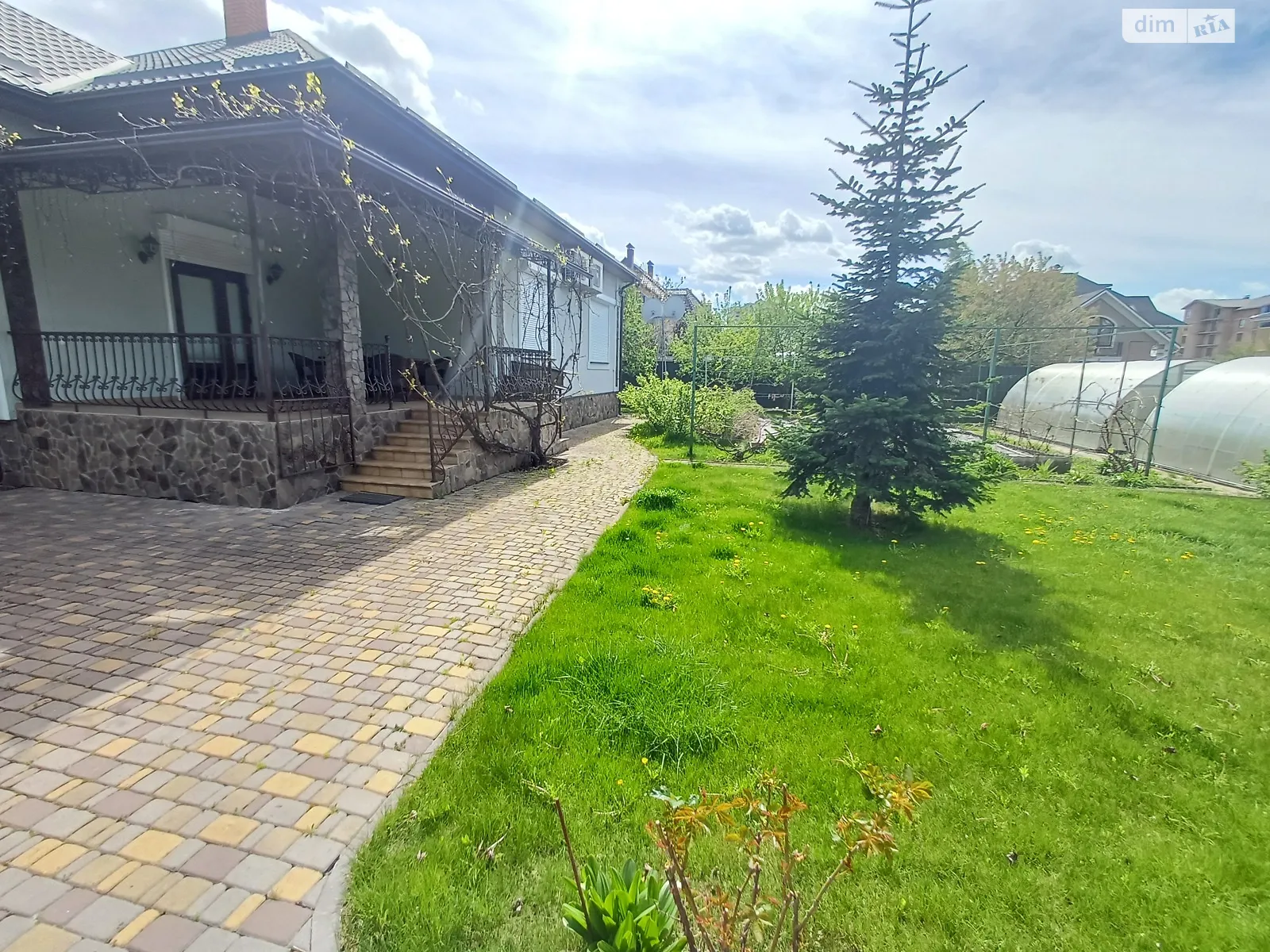 Продается дом на 2 этажа 280 кв. м с балконом, цена: 460000 $ - фото 1