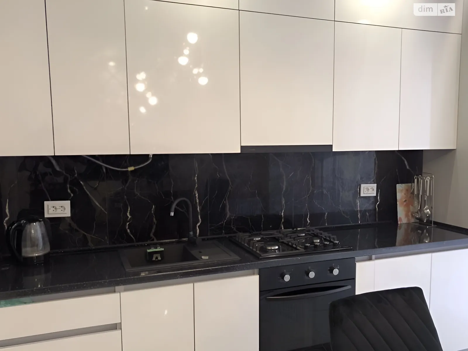 Сдается в аренду 1-комнатная квартира 45 кв. м в Львове, ул. Леонида Перфецкого - фото 1