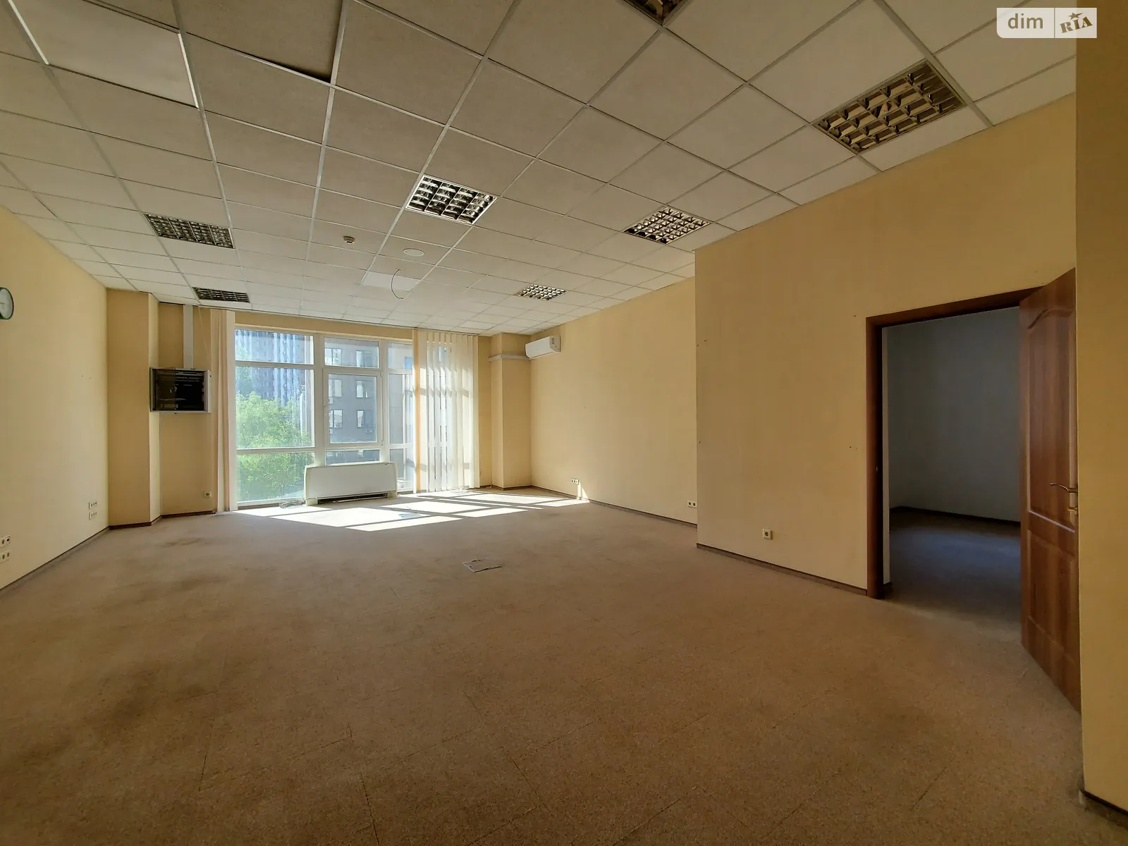 Сдается в аренду офис 360 кв. м в бизнес-центре, цена: 3600 $ - фото 1