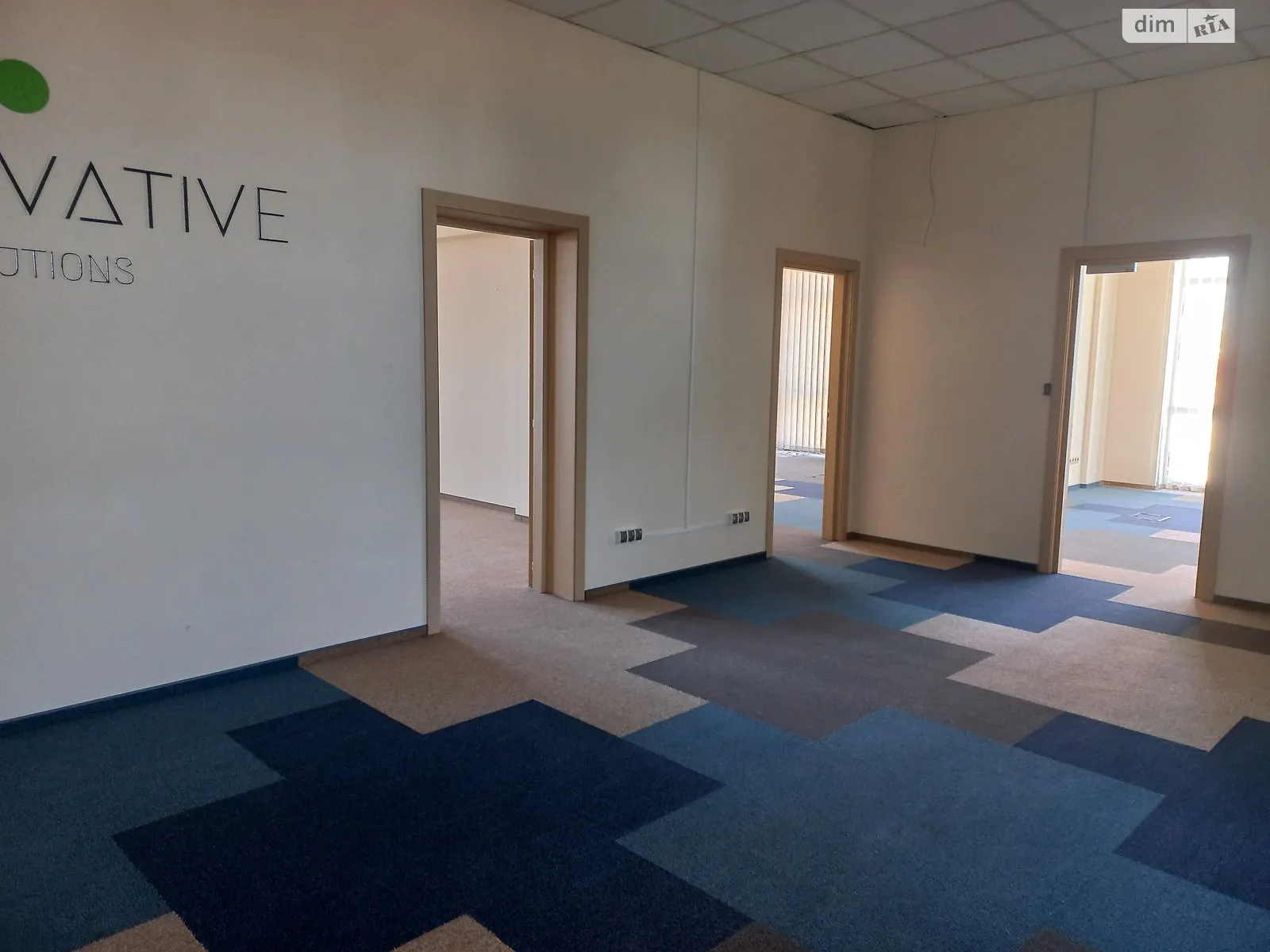 Сдается в аренду офис 146 кв. м в бизнес-центре, цена: 1460 $ - фото 1