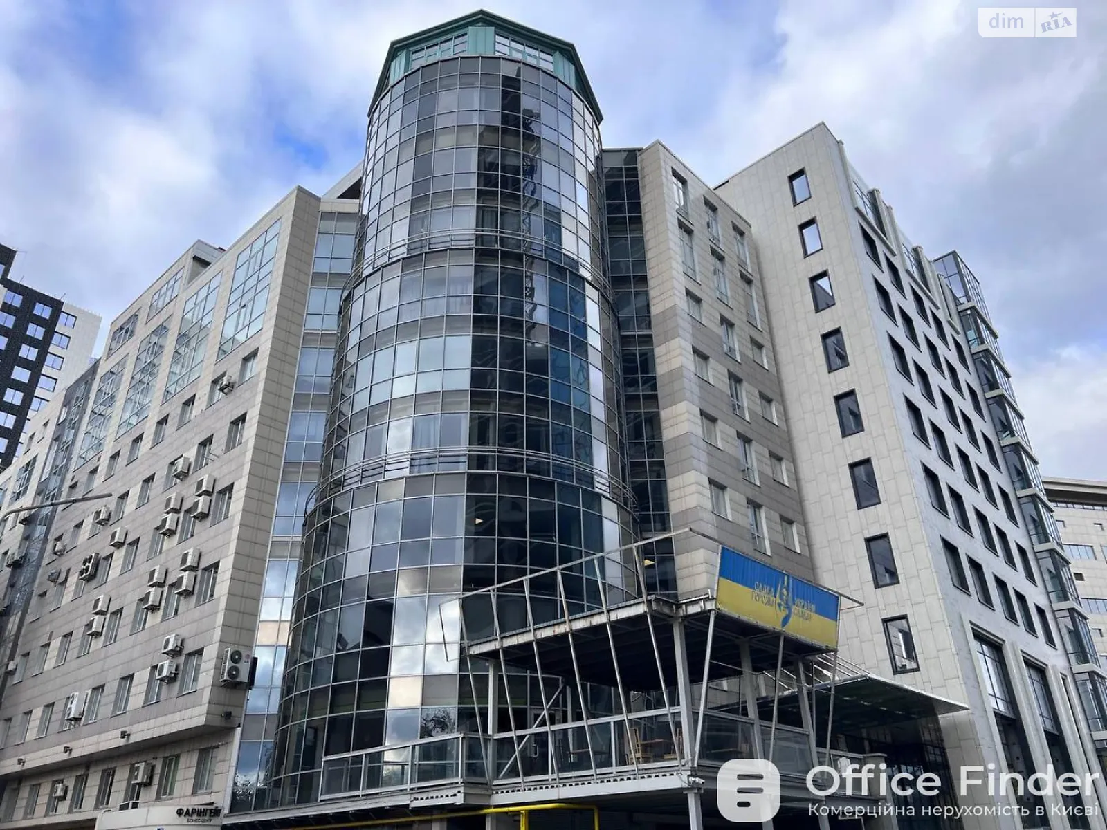 Сдается в аренду офис 390 кв. м в бизнес-центре, цена: 7500 $ - фото 1