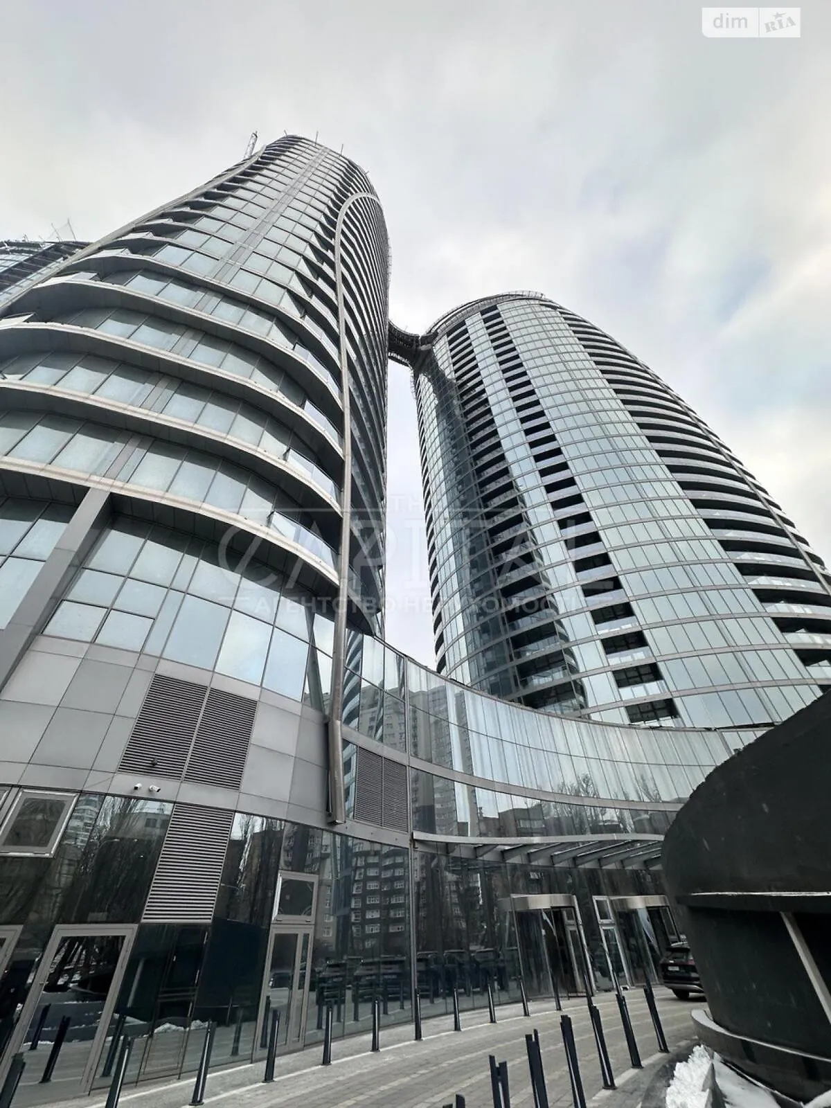 Продается подземный паркинг под легковое авто на 29.5 кв. м, цена: 70000 $ - фото 1
