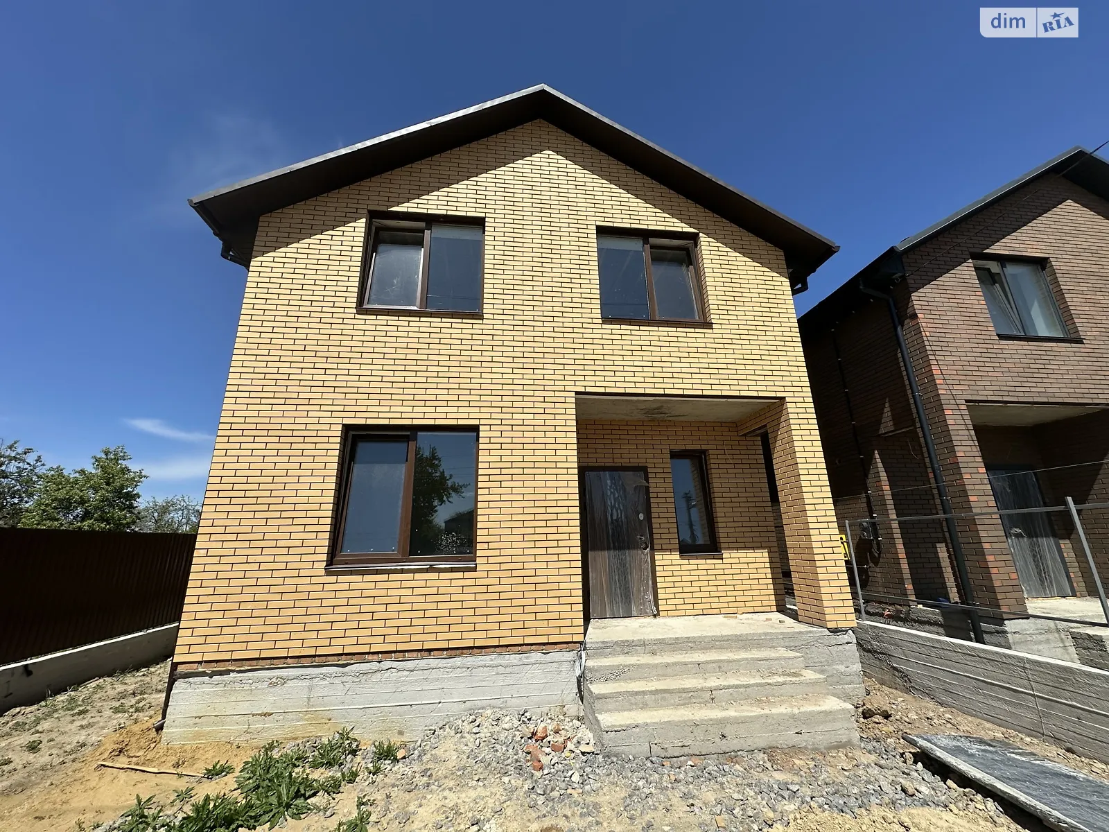 Продается дом на 2 этажа 125 кв. м с подвалом, цена: 110000 $ - фото 1