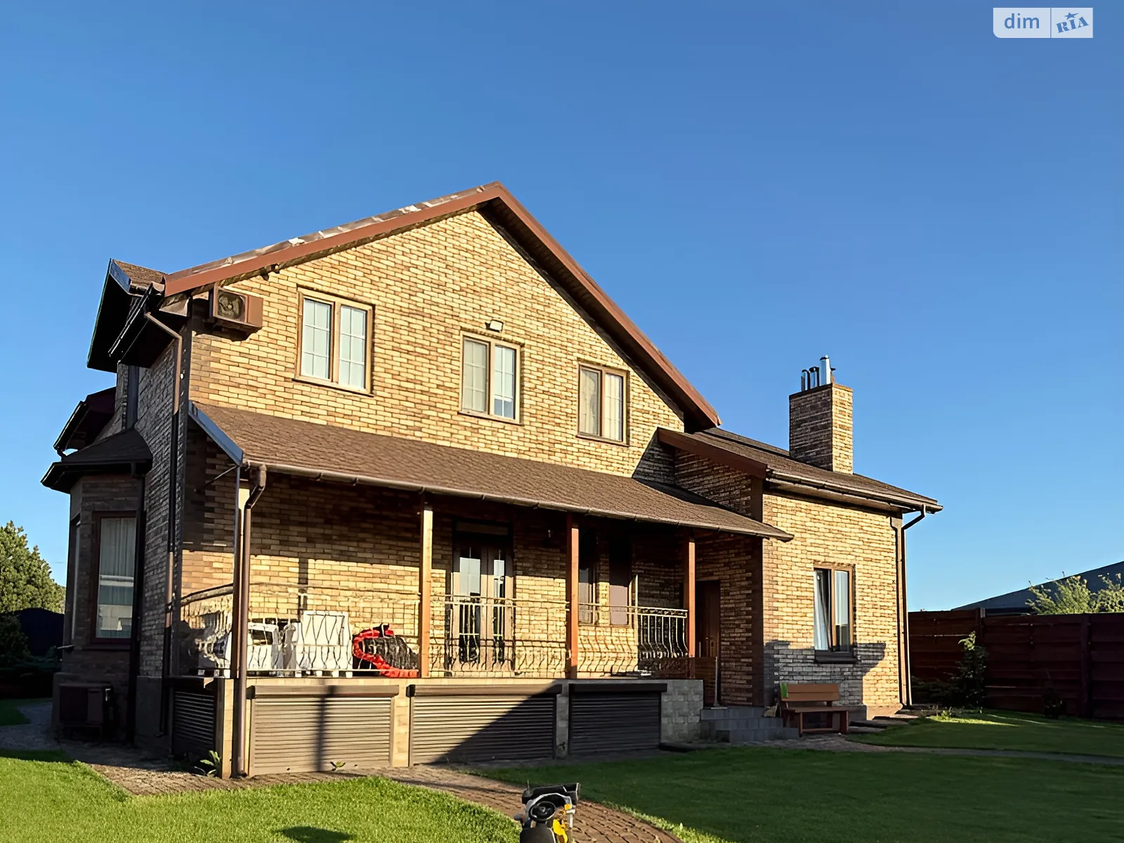 Продається будинок 2 поверховий 200 кв. м з гаражем, цена: 260000 $ - фото 1