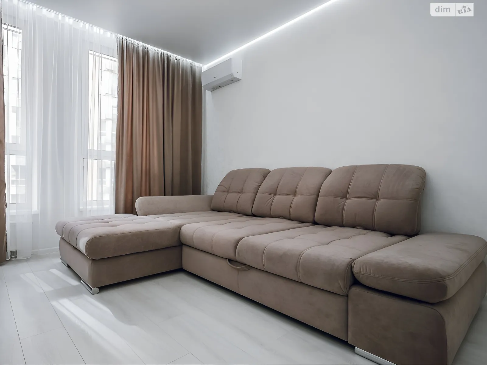 Продається 3-кімнатна квартира 89 кв. м у Києві, вул. Бердника Олеся, 1В - фото 1