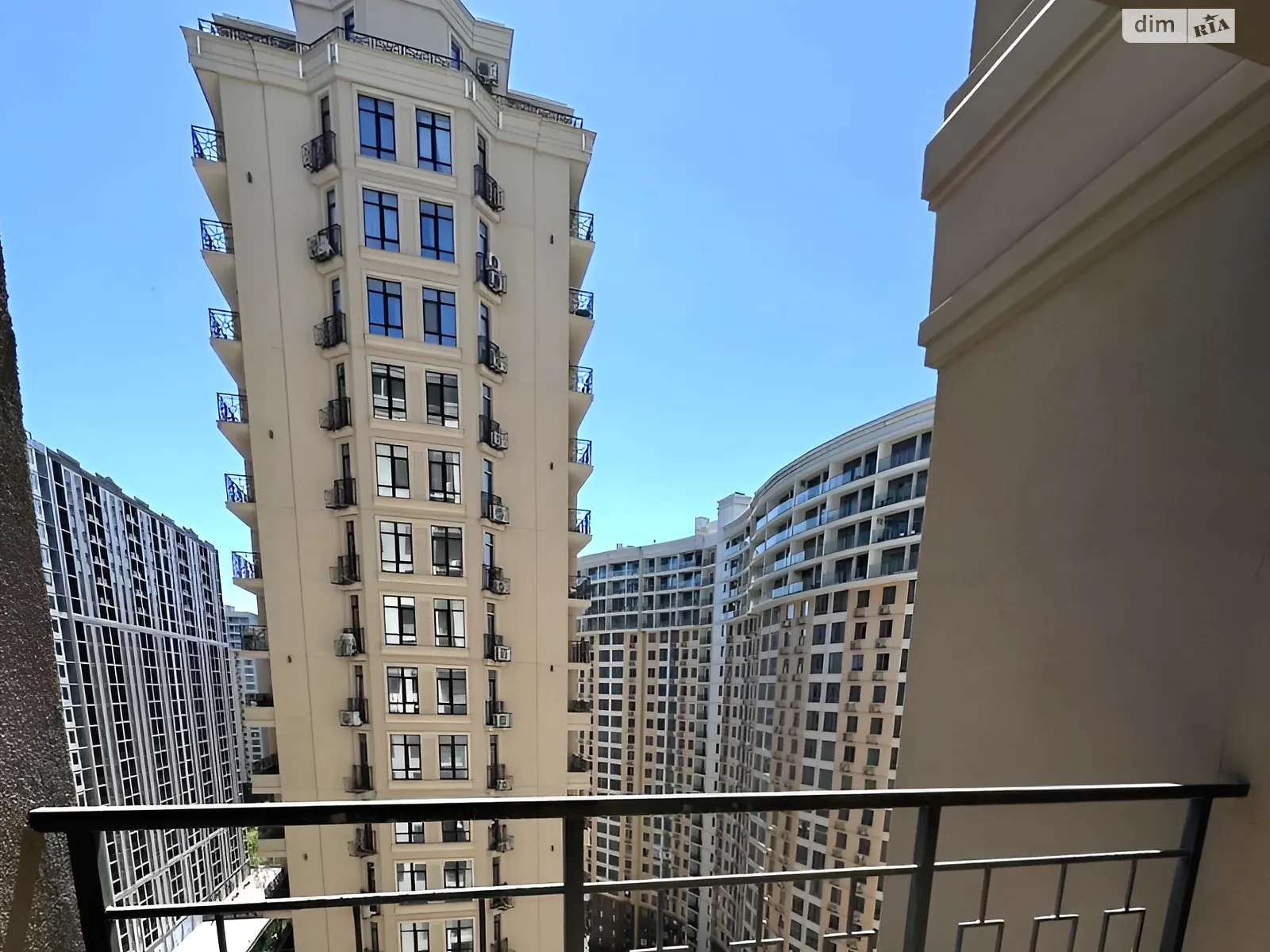 Продається 2-кімнатна квартира 87 кв. м у Одесі, вул. Генуезька, 1Г - фото 1