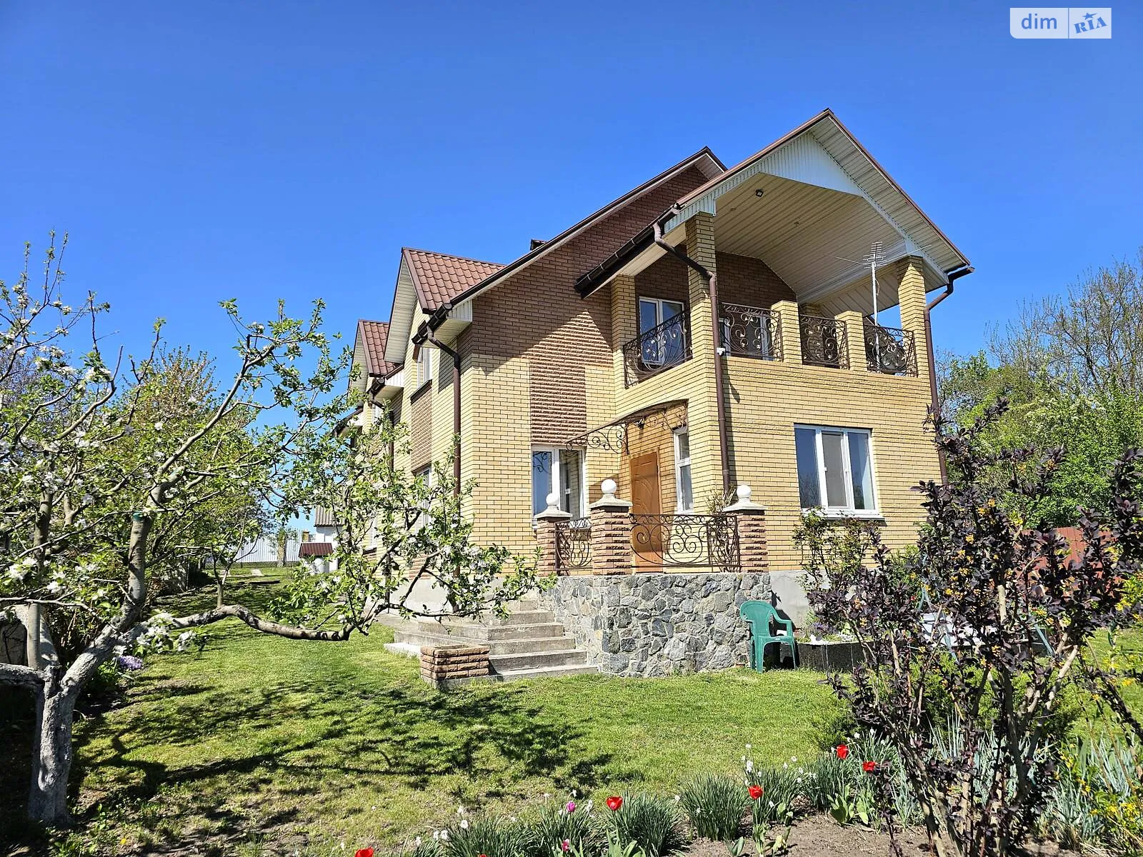 Продается дом на 2 этажа 240 кв. м с беседкой, цена: 170000 $ - фото 1