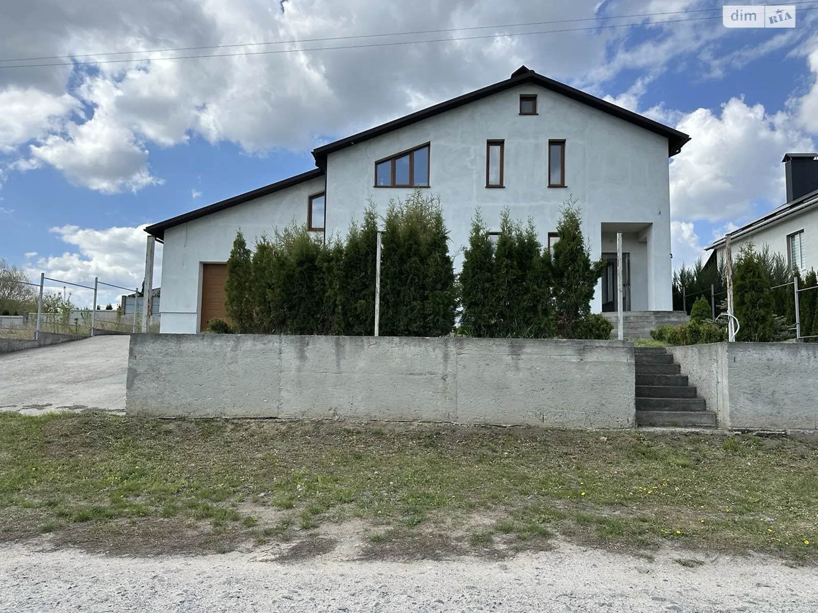 Продається будинок 2 поверховий 242 кв. м с басейном, цена: 210000 $ - фото 1