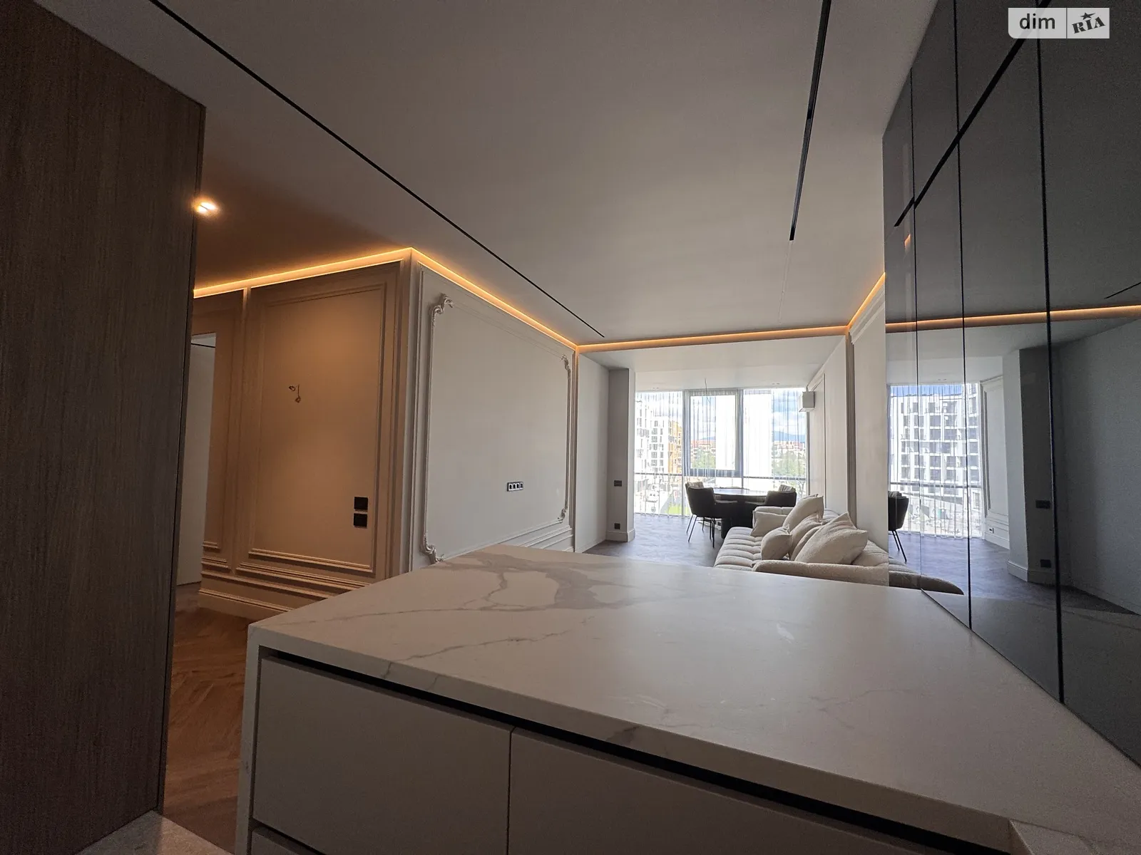 Продается 2-комнатная квартира 100 кв. м в Ужгороде, ул. Николая Бобяка, 1Б - фото 1