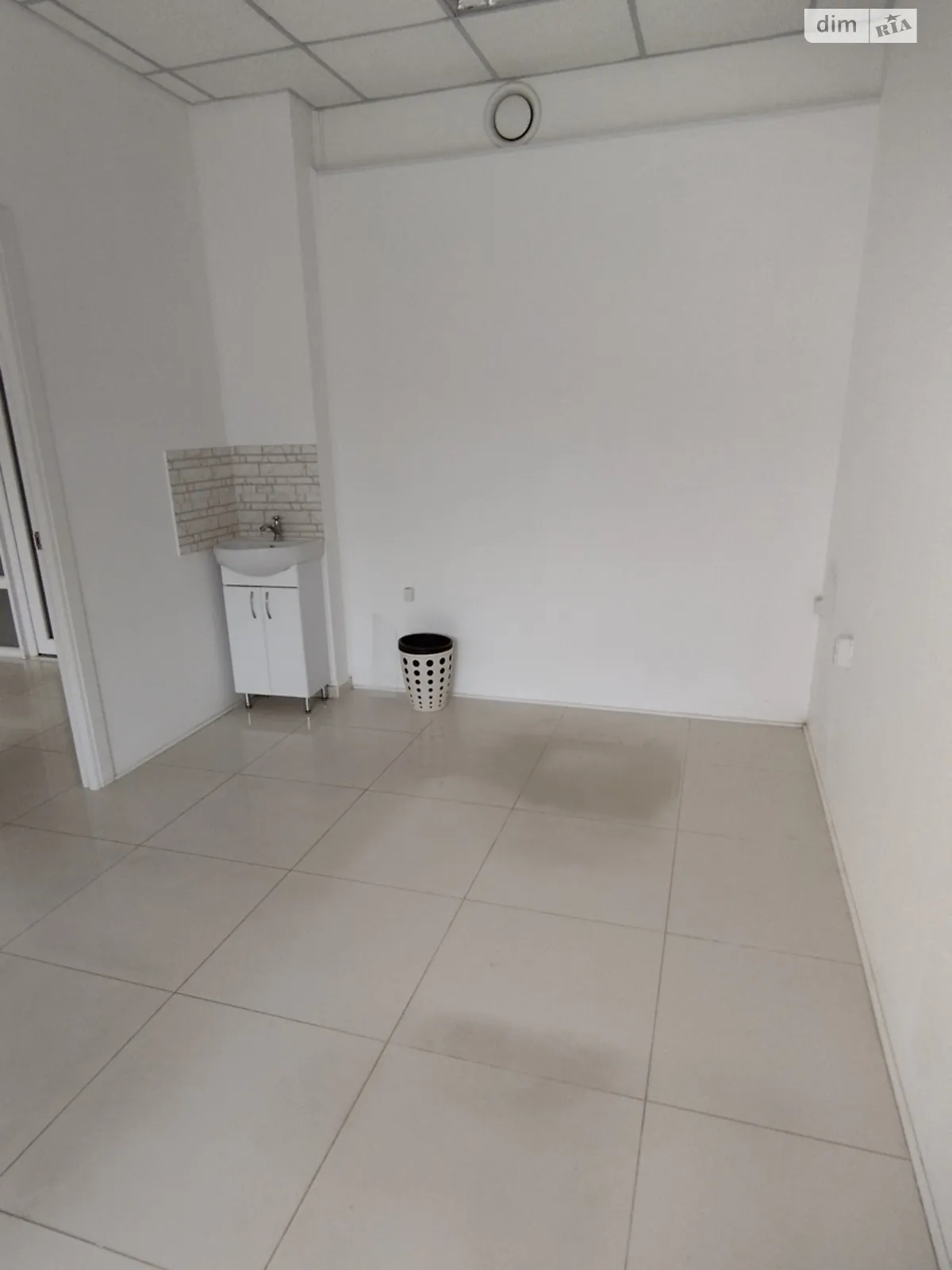 Здається в оренду офіс 16 кв. м в бізнес-центрі, цена: 4800 грн - фото 1