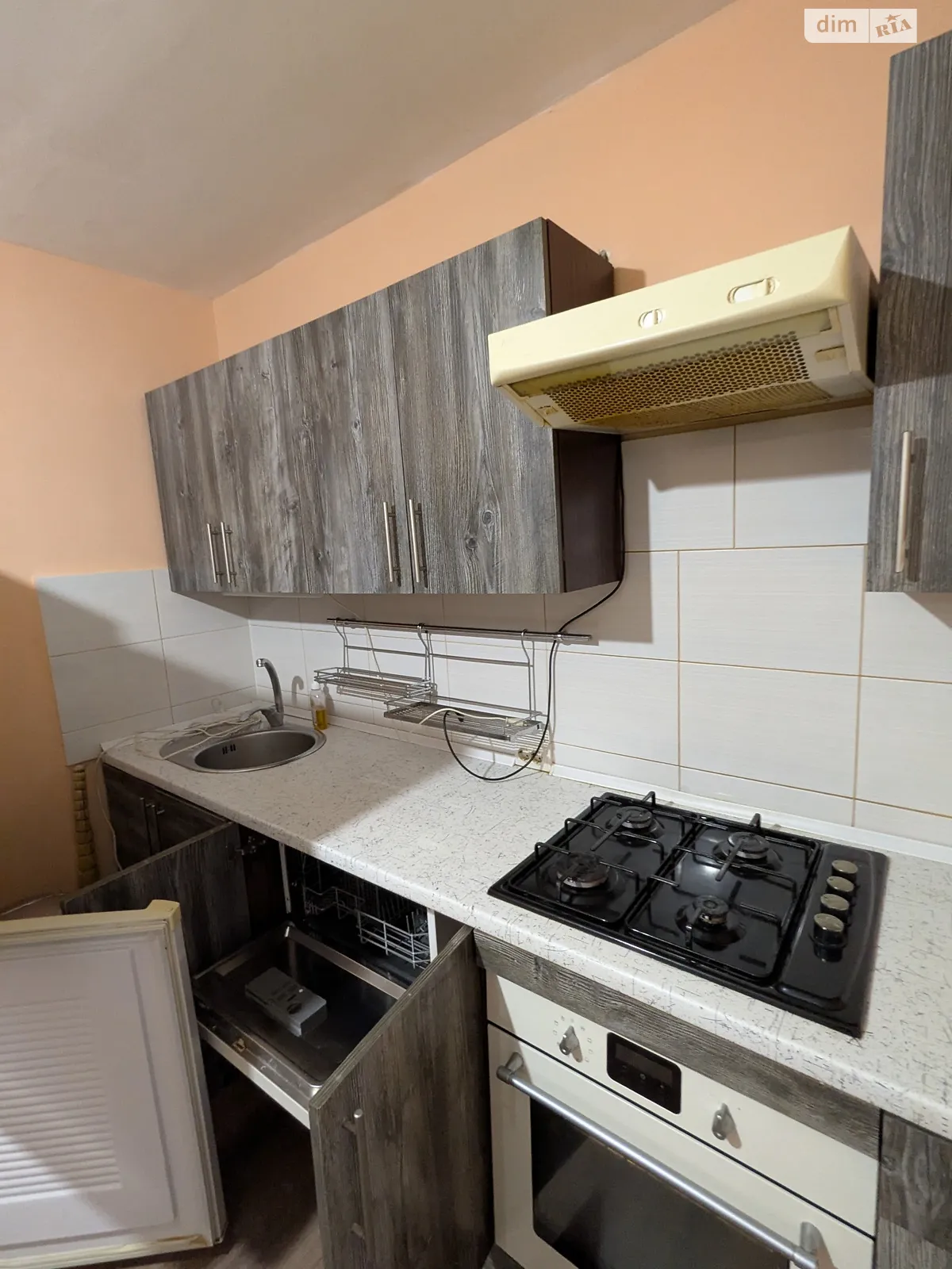 Продается 1-комнатная квартира 40 кв. м в Ивано-Франковске, ул. Химиков, 17 - фото 1