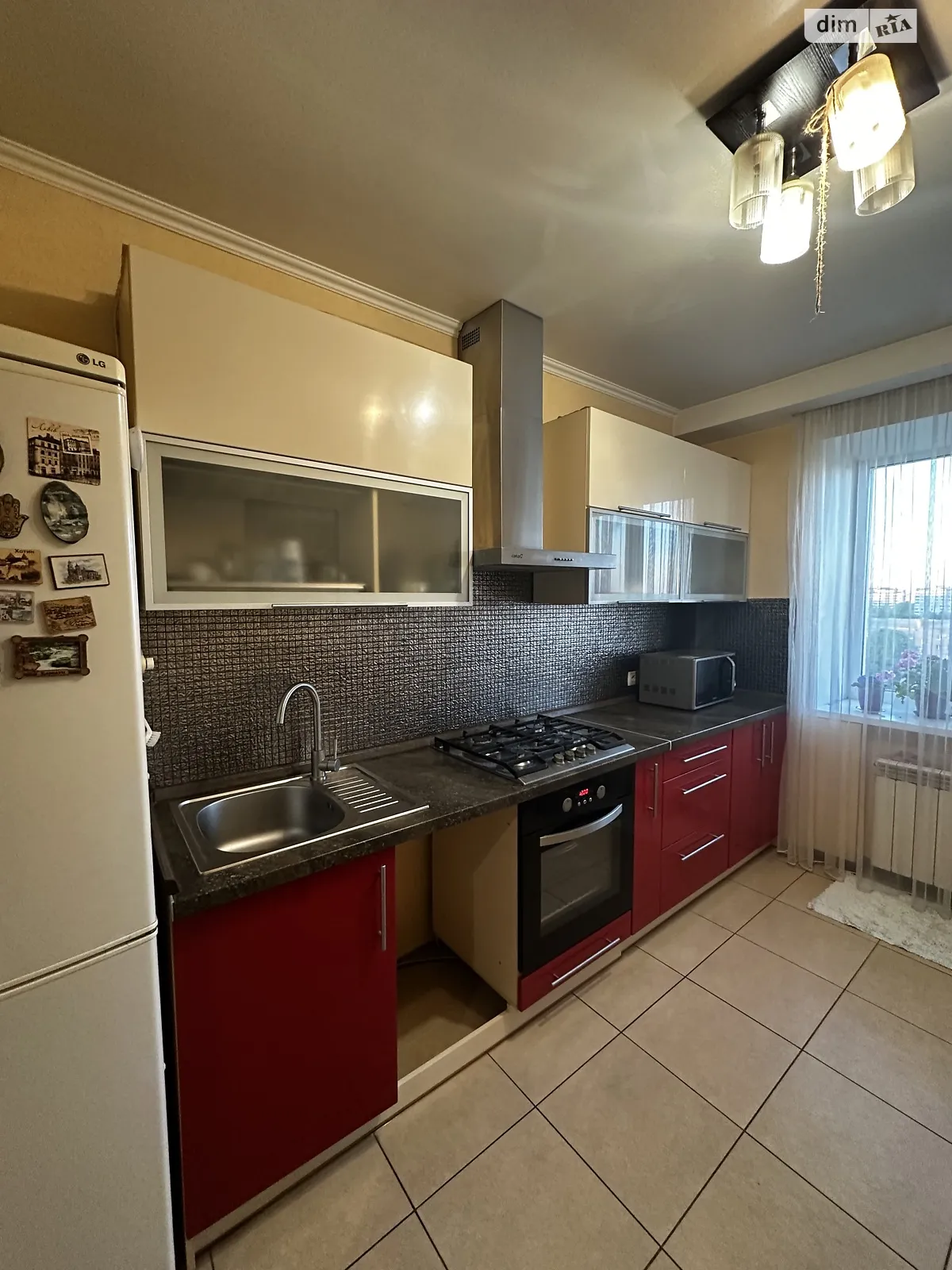 Продается 3-комнатная квартира 76.8 кв. м в Броварах, ул. Героев УПА, 7А - фото 1