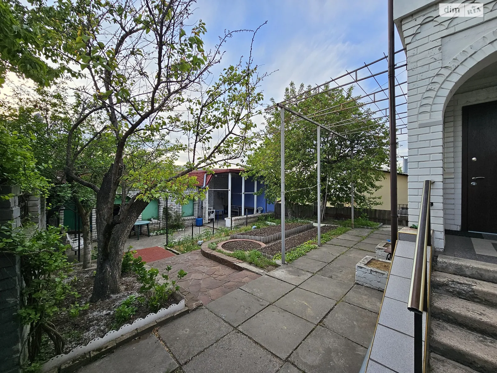 Продается дом на 2 этажа 195.3 кв. м с подвалом, цена: 115000 $ - фото 1