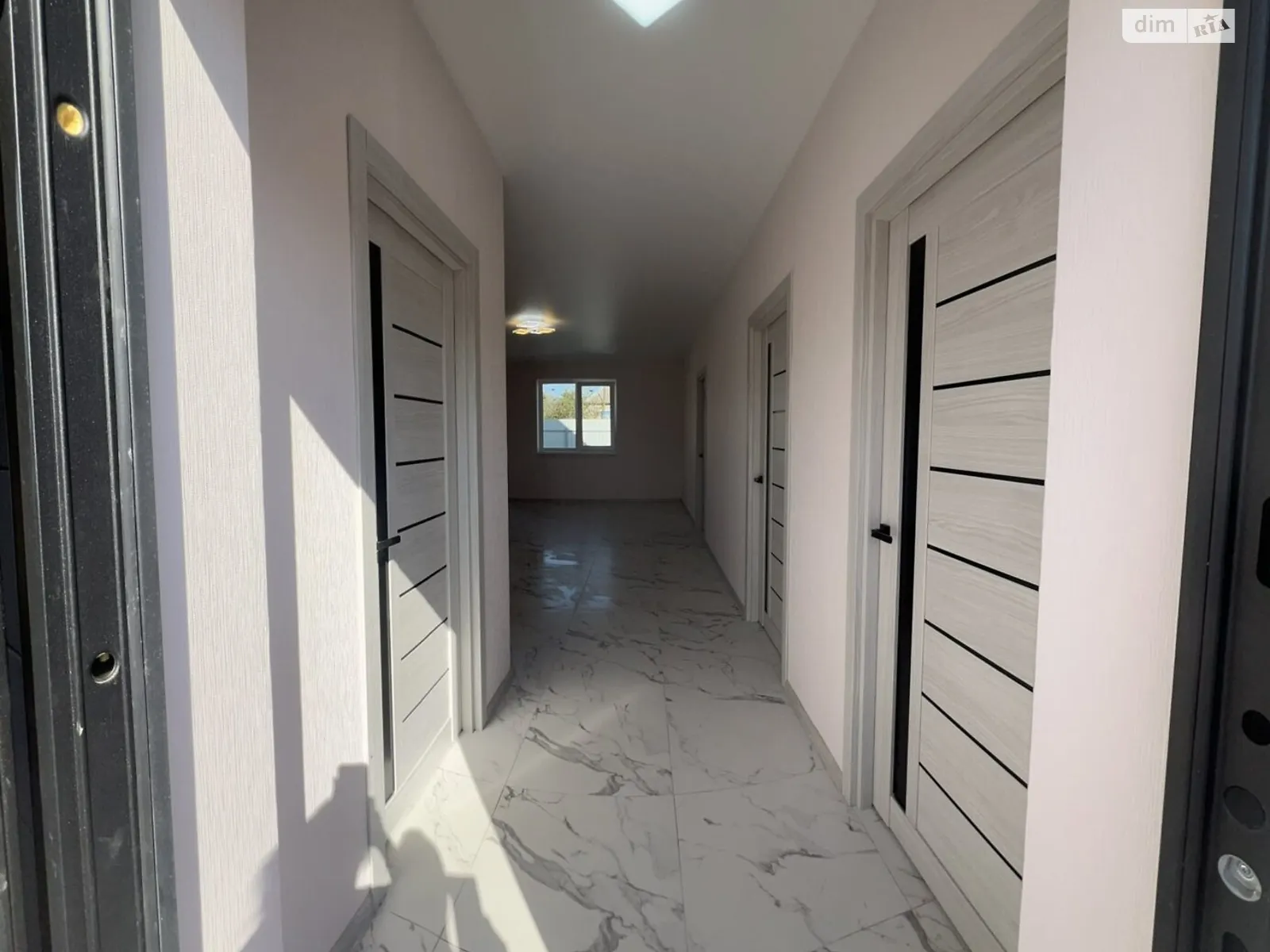 Продается дом на 2 этажа 75 кв. м с мансардой, цена: 70000 $ - фото 1