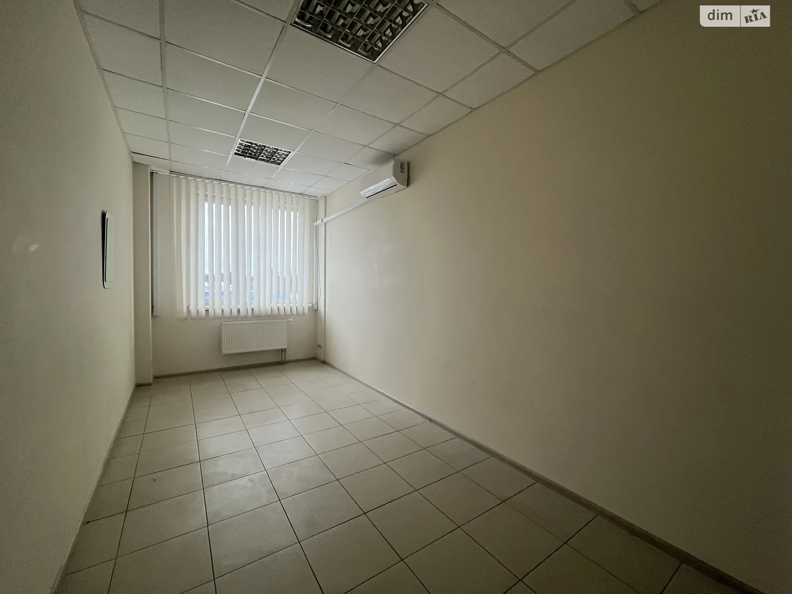 Сдается в аренду офис 24 кв. м в бизнес-центре, цена: 8400 грн - фото 1