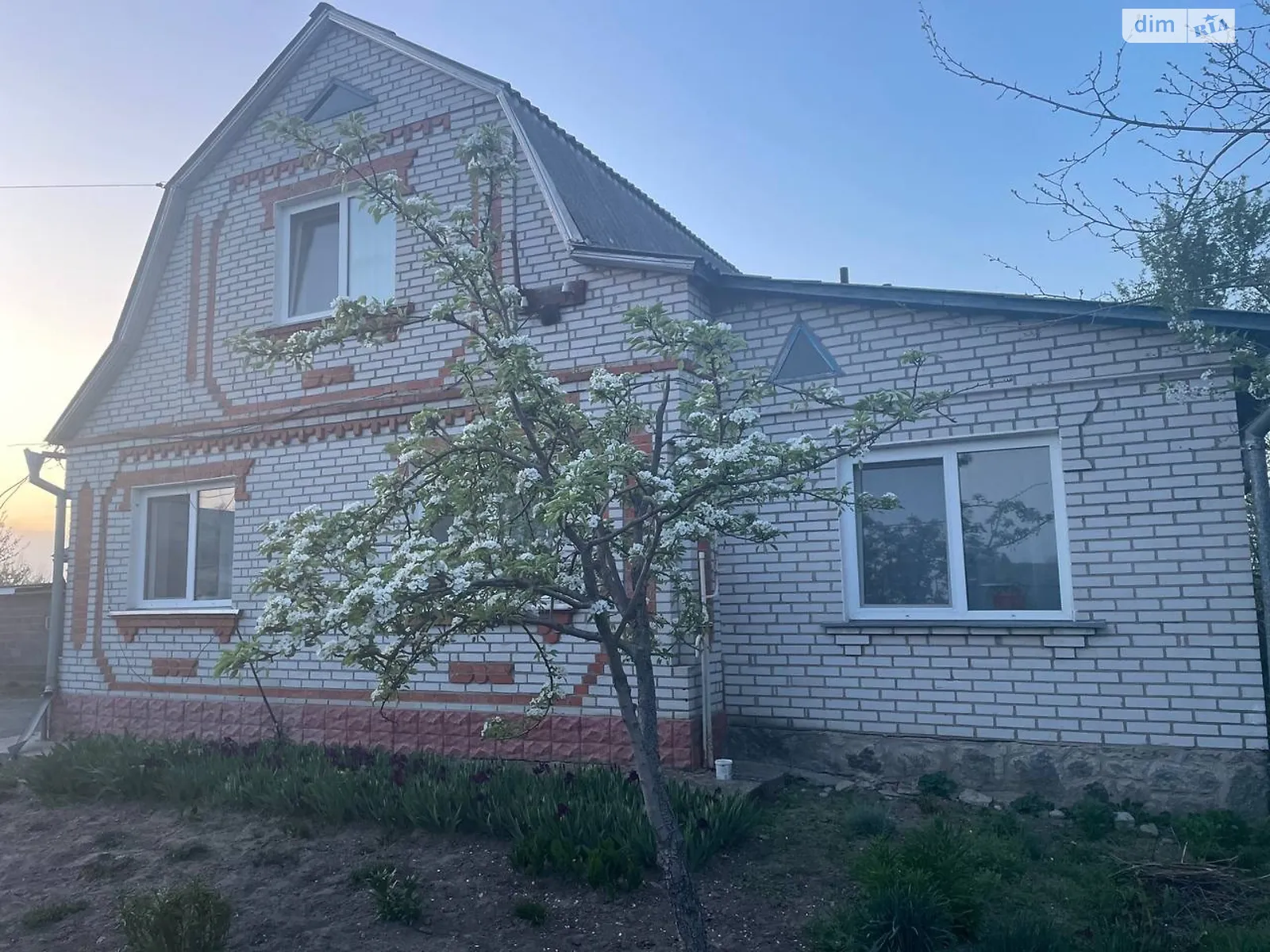 Продается дом на 2 этажа 130 кв. м с верандой, цена: 86000 $ - фото 1