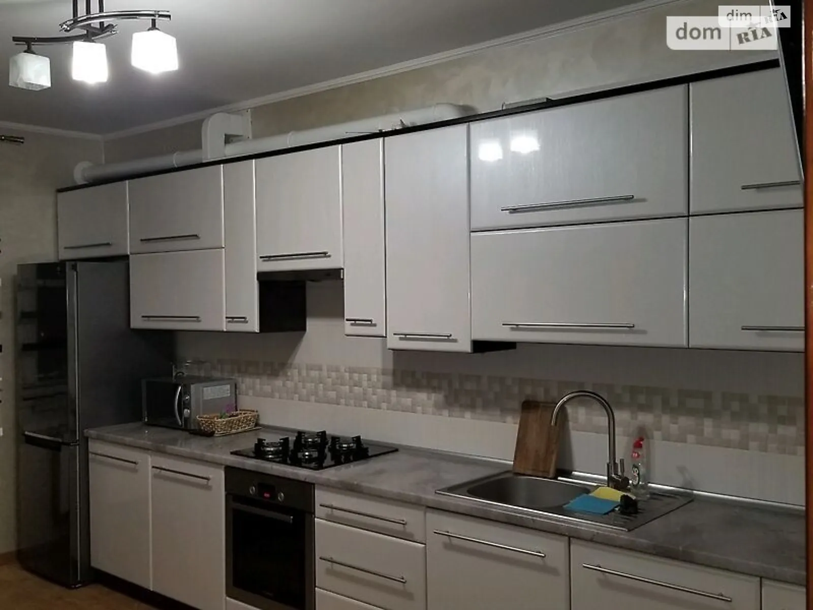 Здається в оренду 1-кімнатна квартира 45 кв. м у Львові, вул. Володимира Великого, 22А - фото 1