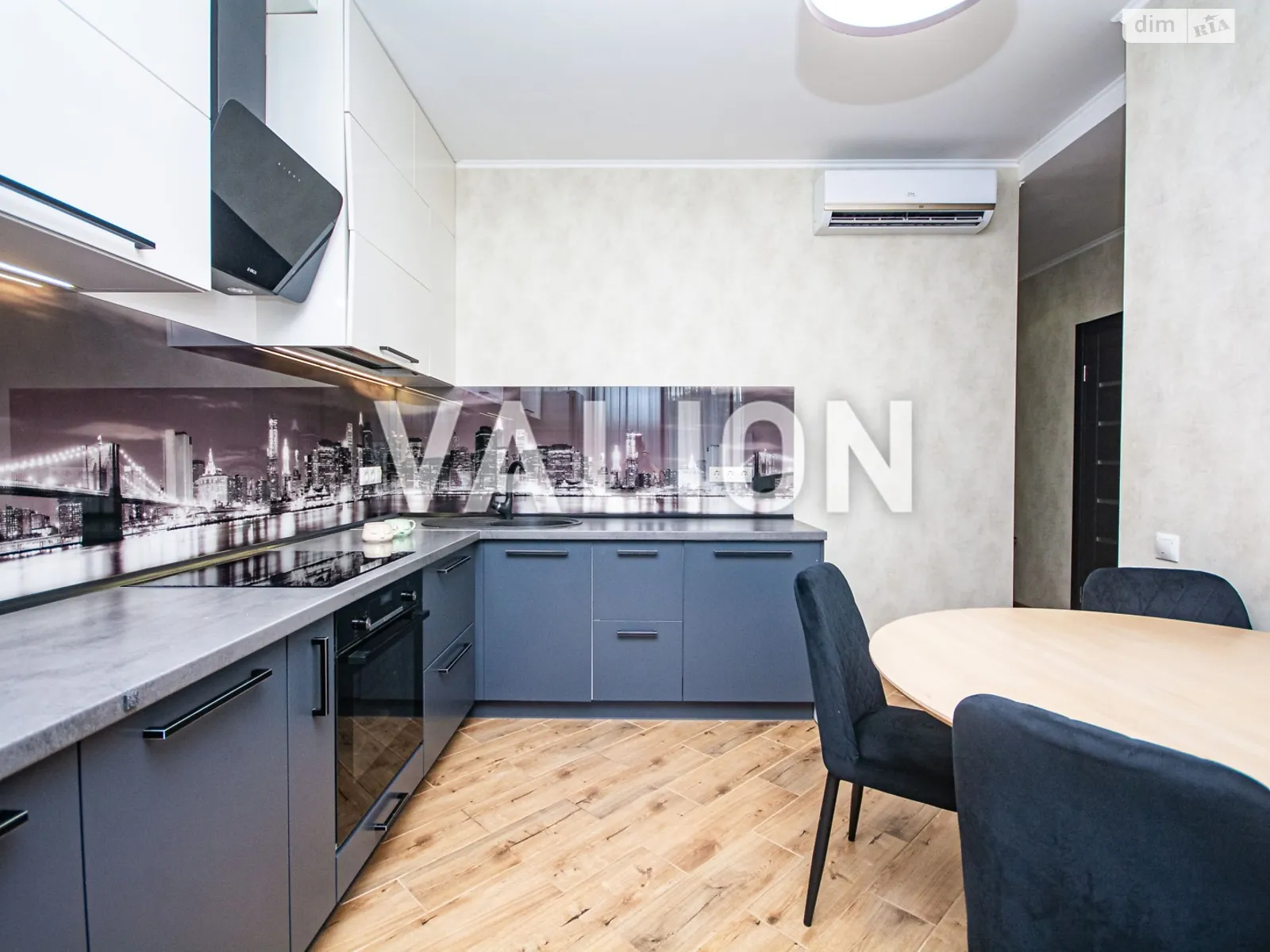 Продается 1-комнатная квартира 51.1 кв. м в Киеве, ул. Соломенская, 20В - фото 1