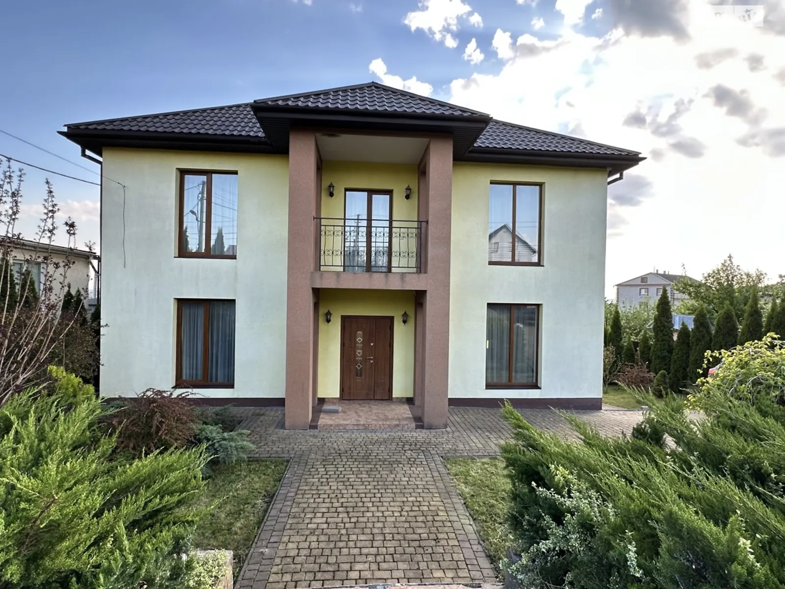 Продається будинок 2 поверховий 300 кв. м з подвалом, цена: 230000 $ - фото 1