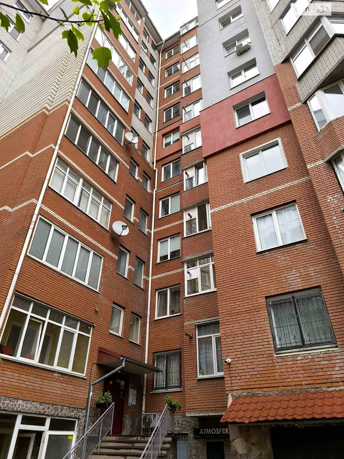 Сдается в аренду 2-комнатная квартира 75 кв. м в Ивано-Франковске, ул. Галицкая, 64В - фото 1
