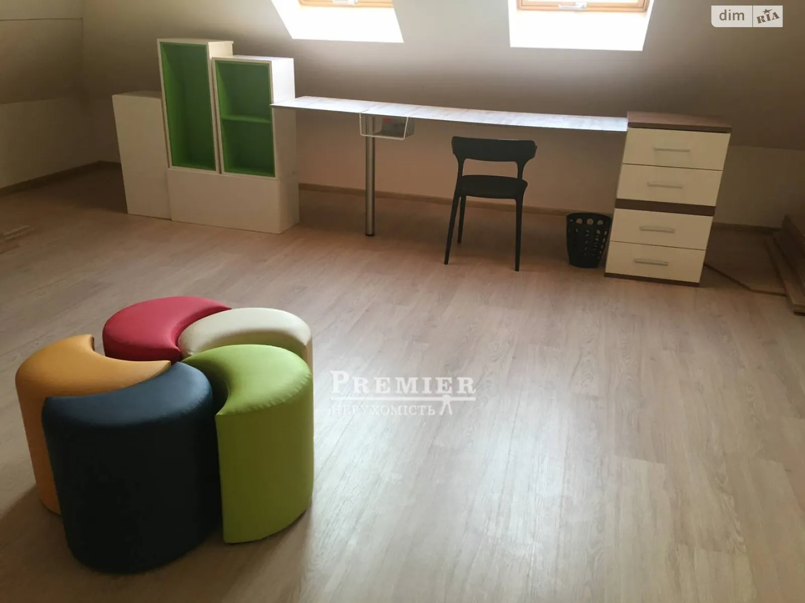 Продается дом на 2 этажа 176 кв. м с садом, цена: 255000 $ - фото 1