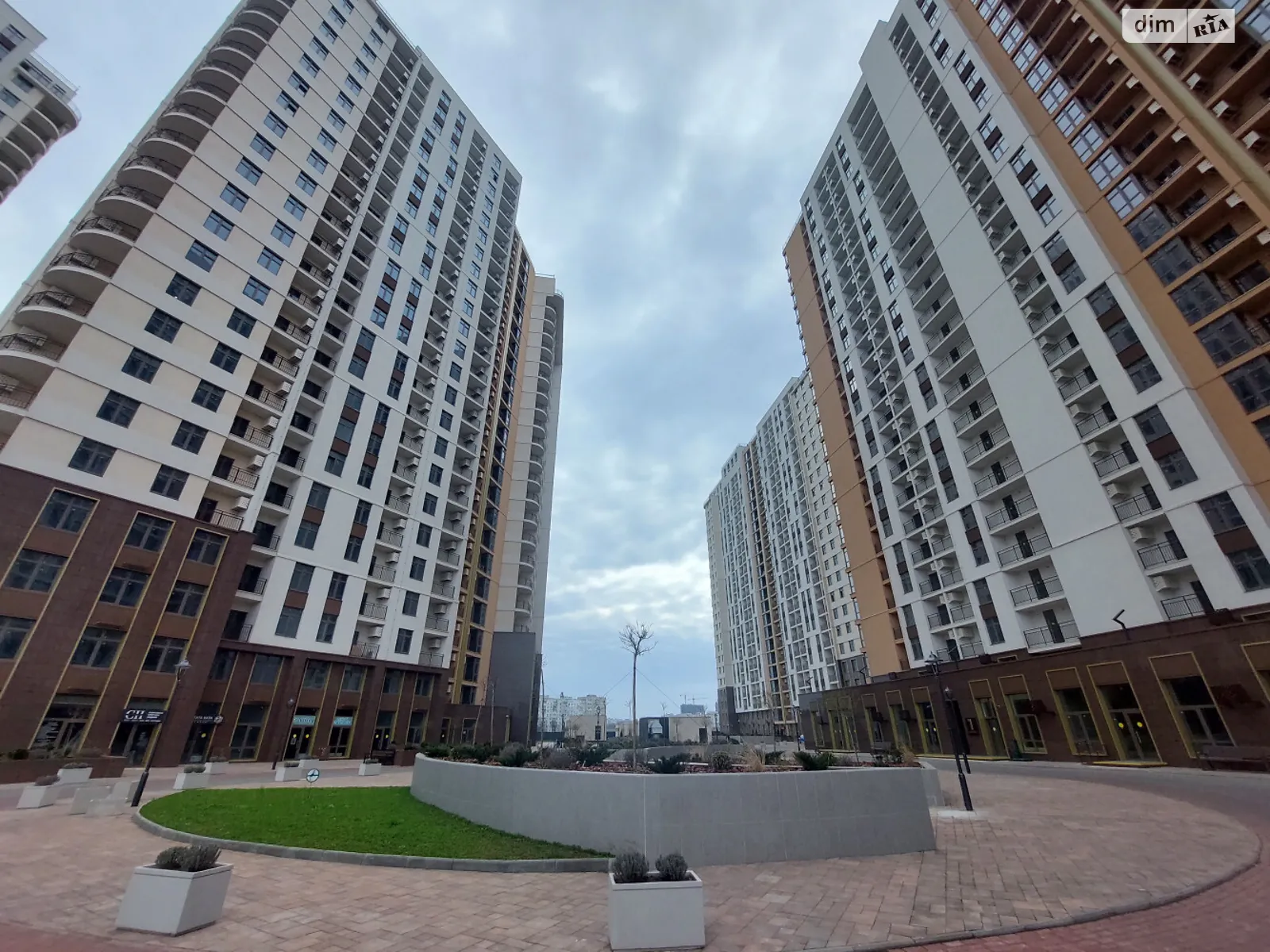 Продается 1-комнатная квартира 42 кв. м в Одессе, ул. Краснова - фото 1