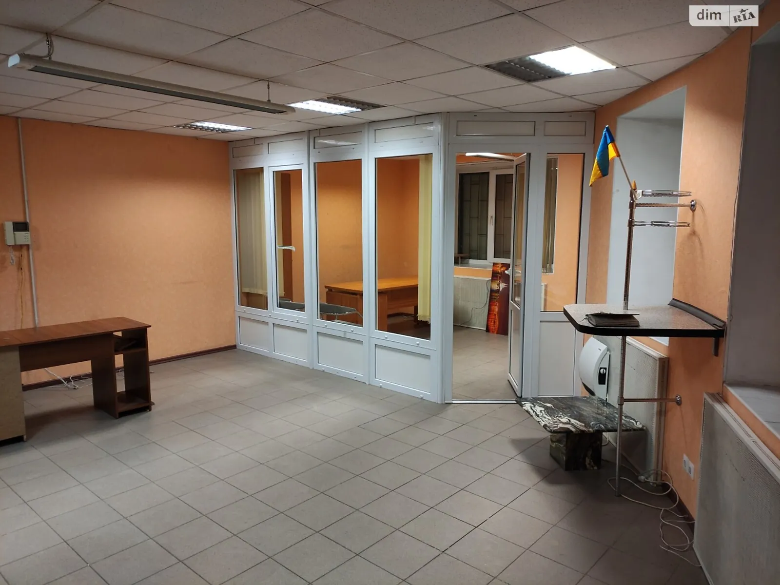 Здається в оренду офіс 50 кв. м в бізнес-центрі, цена: 8000 грн - фото 1