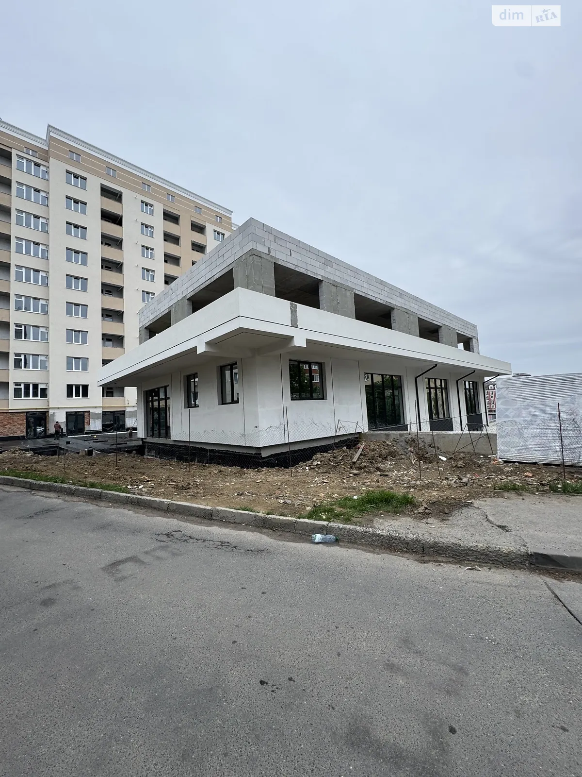 Здається в оренду приміщення вільного призначення 150 кв. м в 3-поверховій будівлі, цена: 75000 грн - фото 1