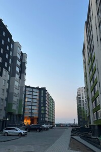 Продаж квартири, Івано-Франківська, Крихівці (Івано-Франківськ), Приозерна вулиця, буд. 30