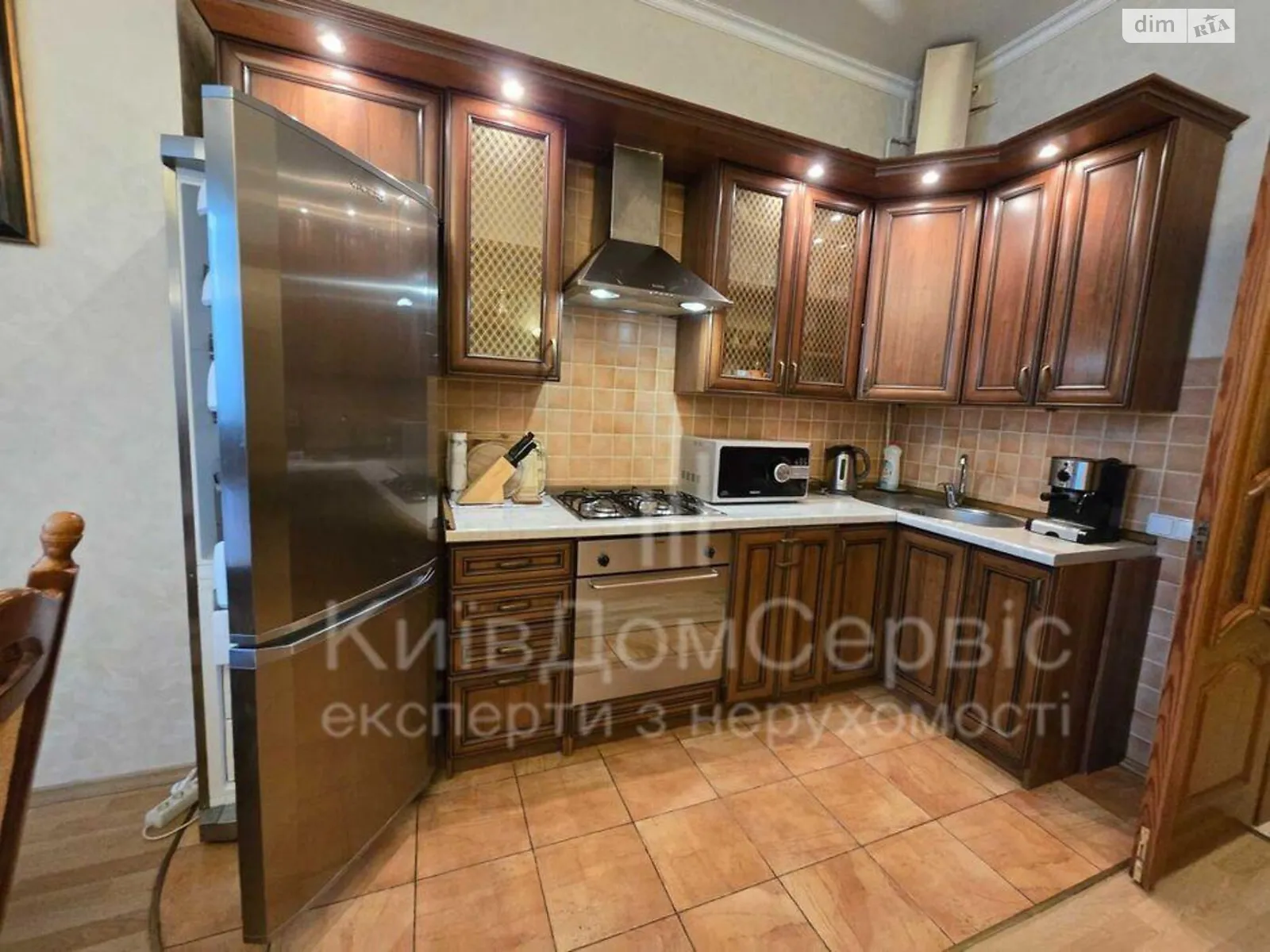 Продається 2-кімнатна квартира 74 кв. м у Києві, вул. Дмитрівська, 9-11 - фото 1